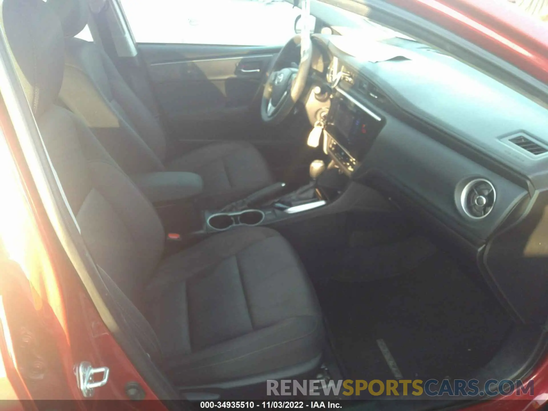 5 fotografías del automóvil dañado 5YFBURHE8KP888703 TOYOTA COROLLA 2019