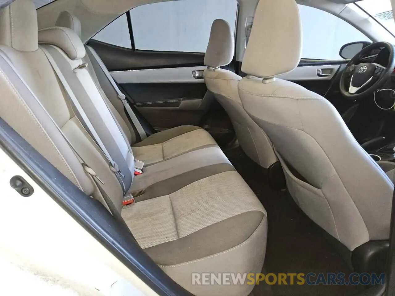 10 fotografías del automóvil dañado 5YFBURHE8KP894839 TOYOTA COROLLA 2019