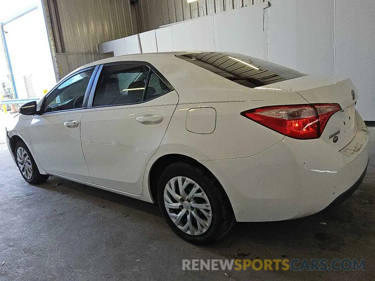 2 fotografías del automóvil dañado 5YFBURHE8KP894839 TOYOTA COROLLA 2019