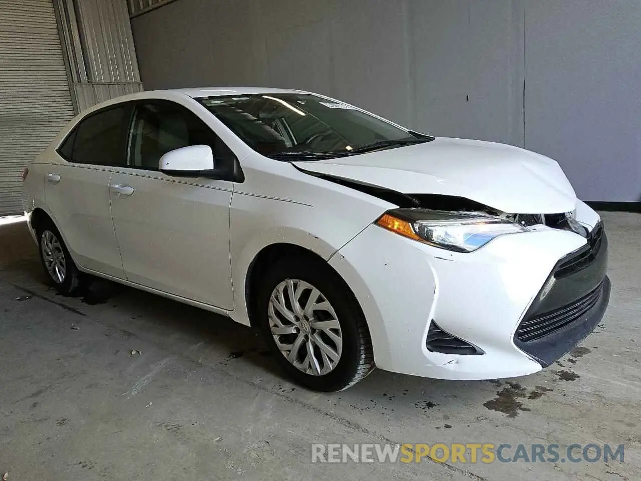 4 fotografías del automóvil dañado 5YFBURHE8KP894839 TOYOTA COROLLA 2019