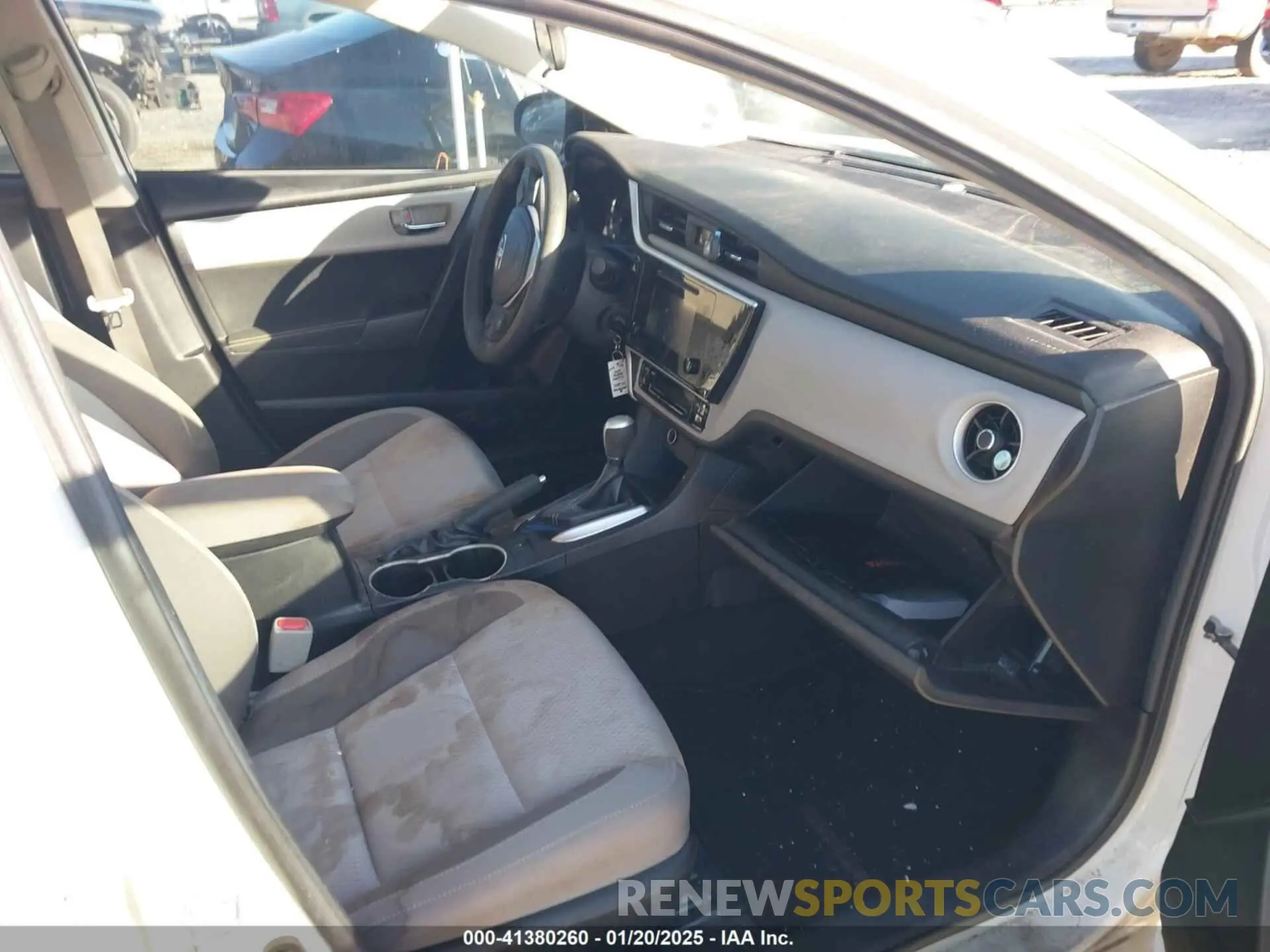 5 fotografías del automóvil dañado 5YFBURHE8KP897241 TOYOTA COROLLA 2019