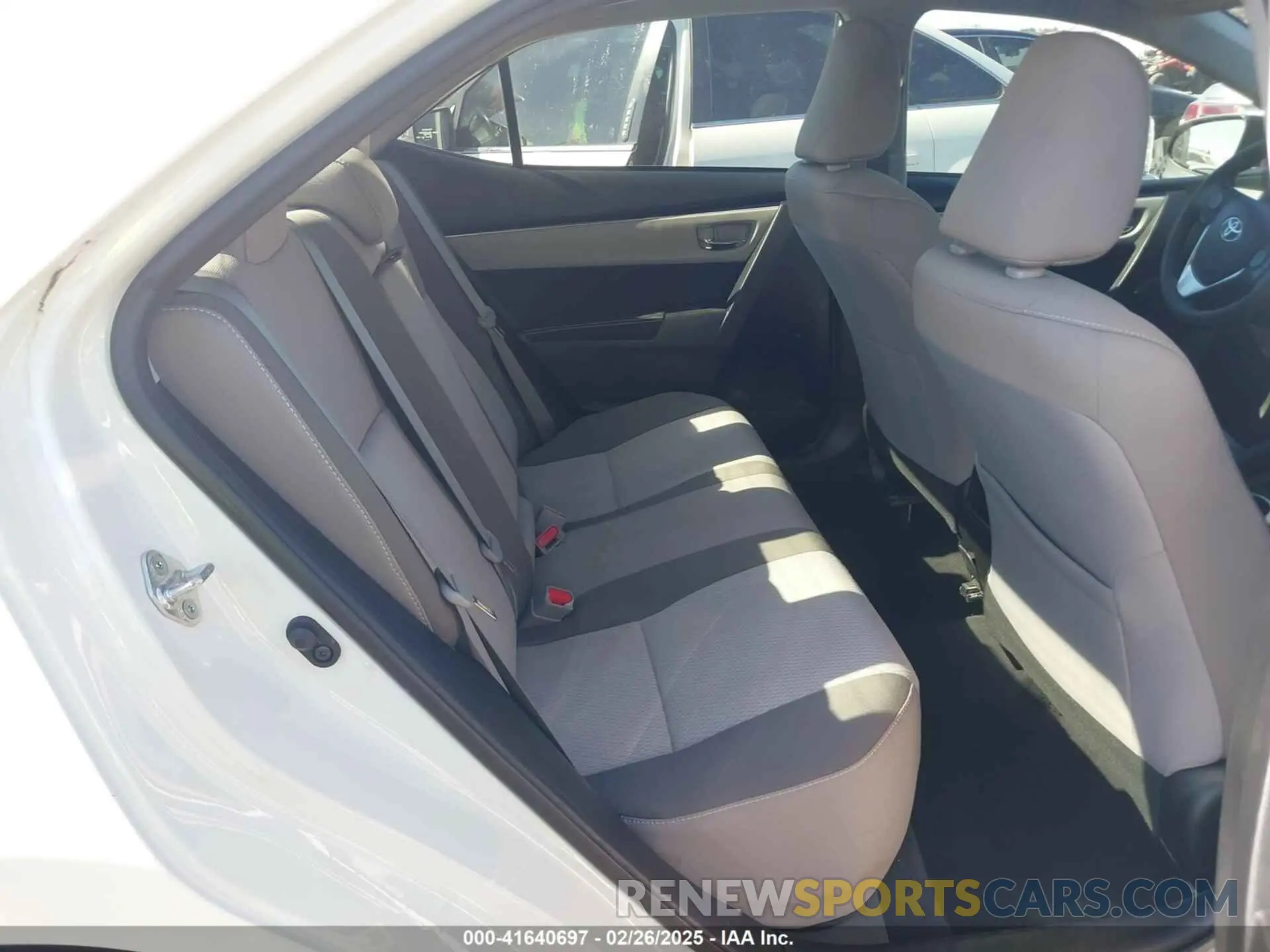 8 fotografías del automóvil dañado 5YFBURHE8KP902180 TOYOTA COROLLA 2019