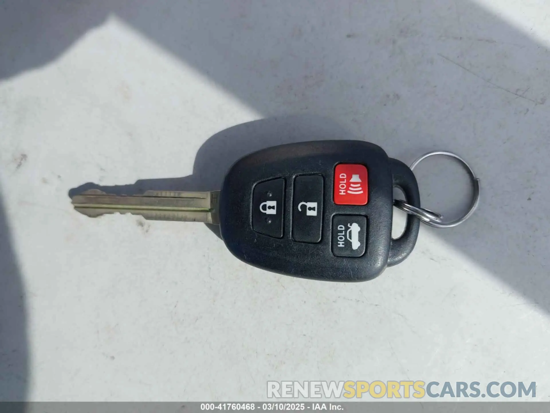 11 fotografías del automóvil dañado 5YFBURHE8KP904642 TOYOTA COROLLA 2019