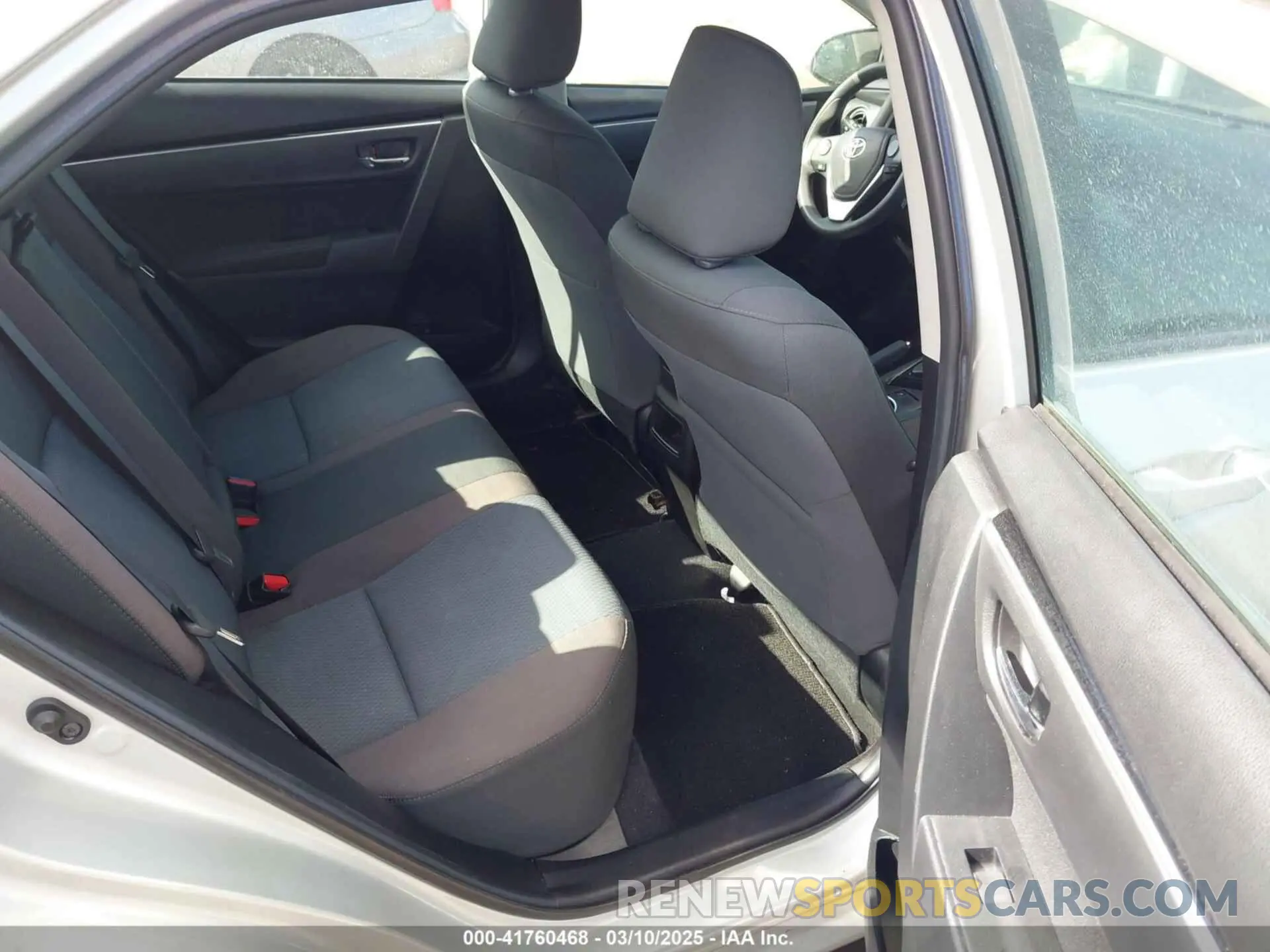 8 fotografías del automóvil dañado 5YFBURHE8KP904642 TOYOTA COROLLA 2019