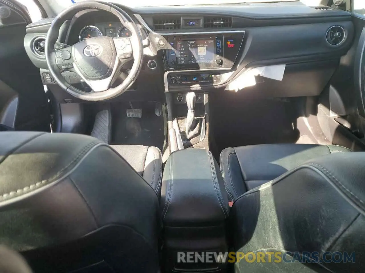 8 fotografías del automóvil dañado 5YFBURHE8KP918203 TOYOTA COROLLA 2019