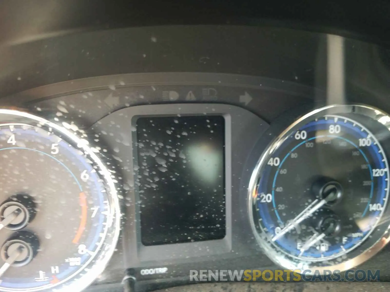 8 fotografías del automóvil dañado 5YFBURHE8KP928360 TOYOTA COROLLA 2019