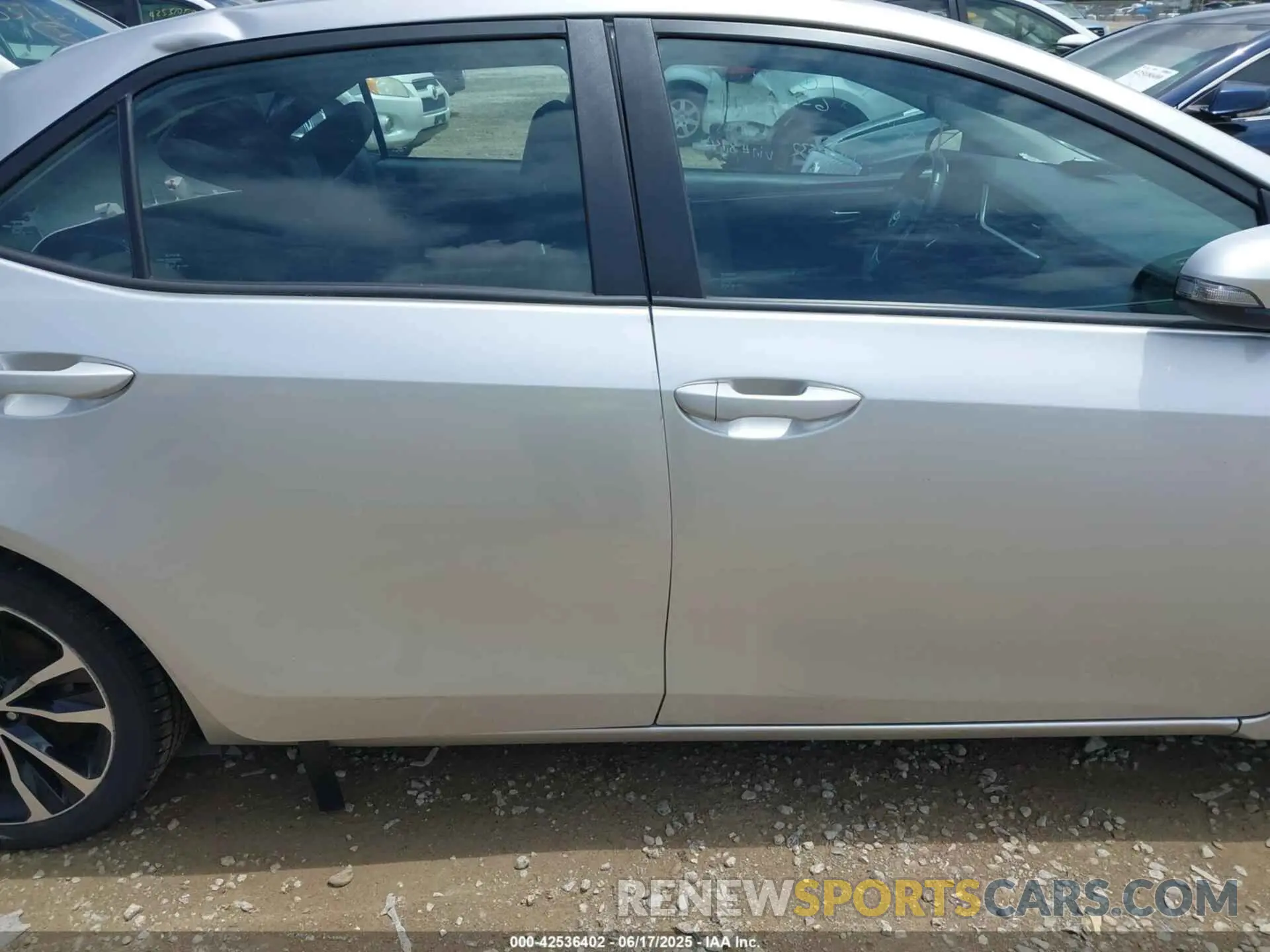 13 fotografías del automóvil dañado 5YFBURHE8KP928942 TOYOTA COROLLA 2019