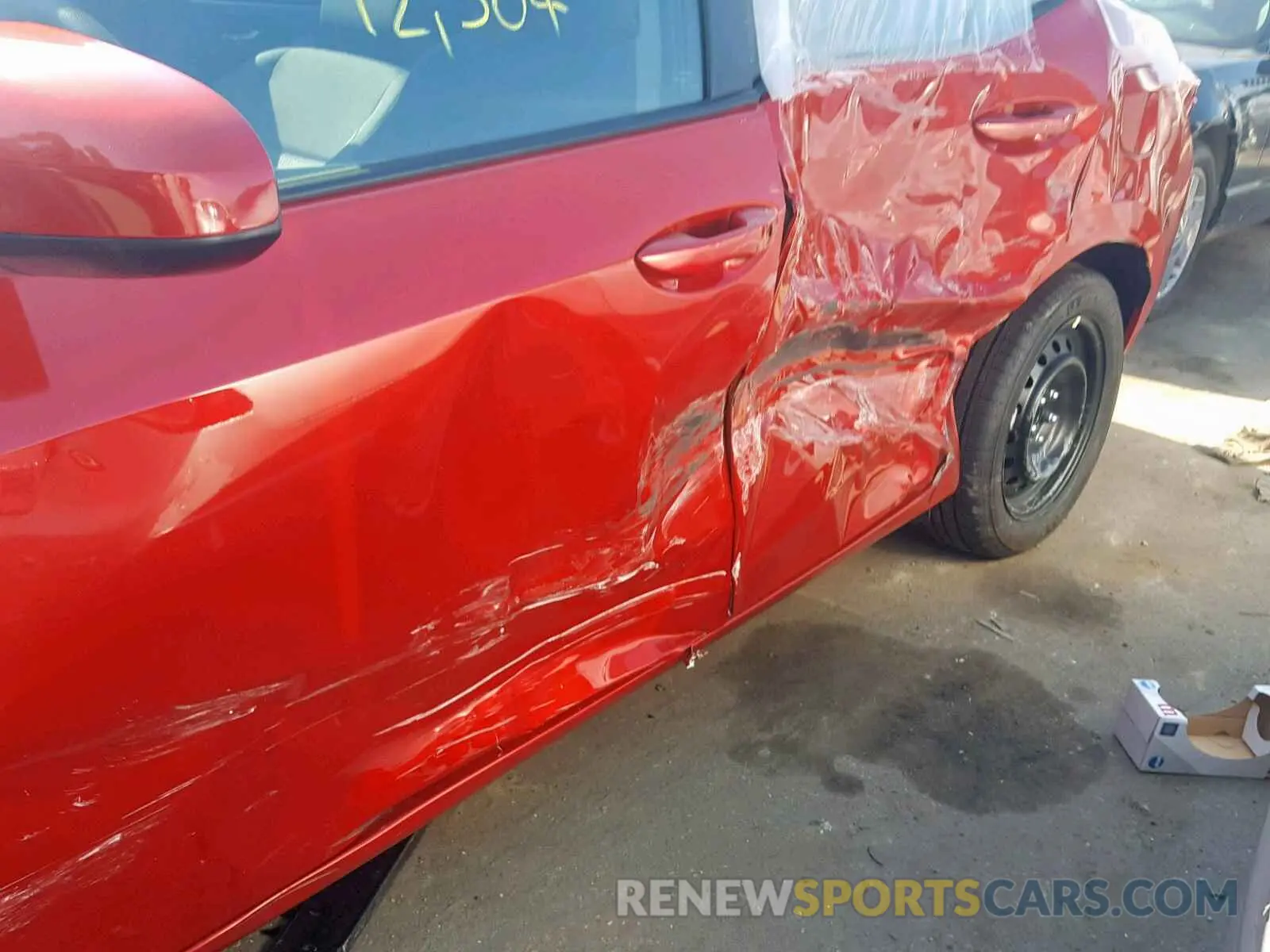 9 fotografías del automóvil dañado 5YFBURHE8KP935759 TOYOTA COROLLA 2019