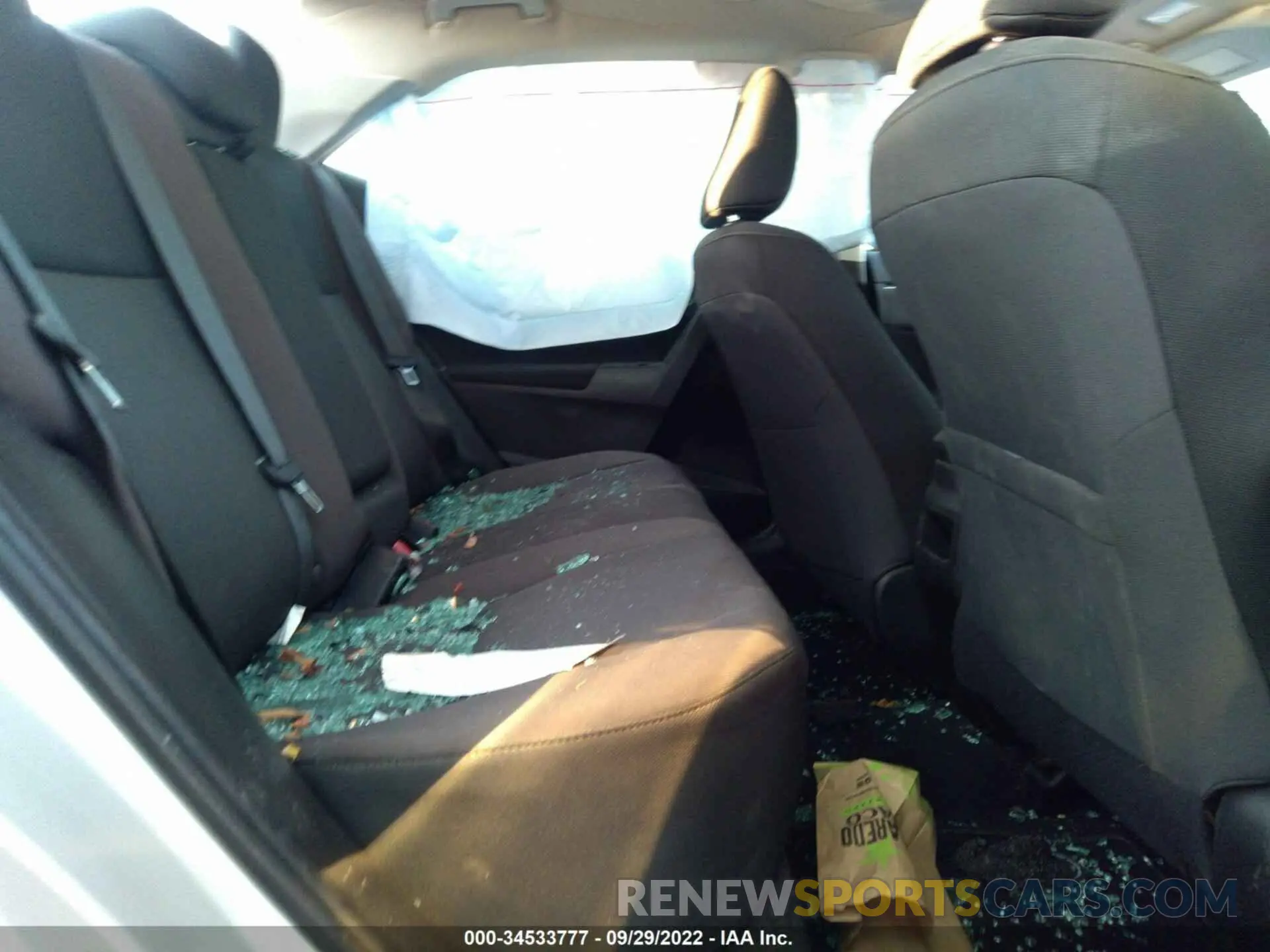 8 fotografías del automóvil dañado 5YFBURHE8KP939925 TOYOTA COROLLA 2019
