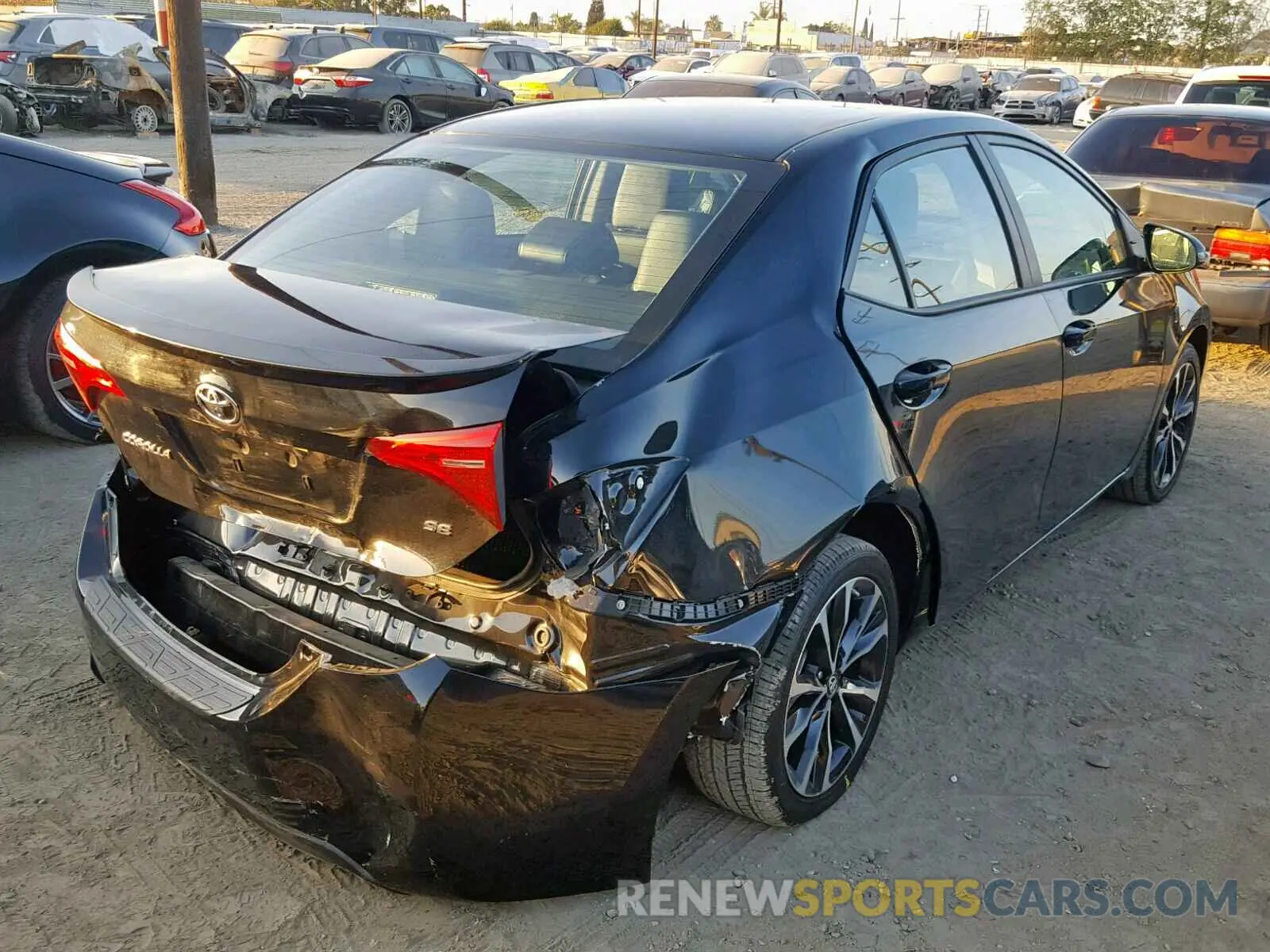 4 fotografías del automóvil dañado 5YFBURHE8KP948706 TOYOTA COROLLA 2019