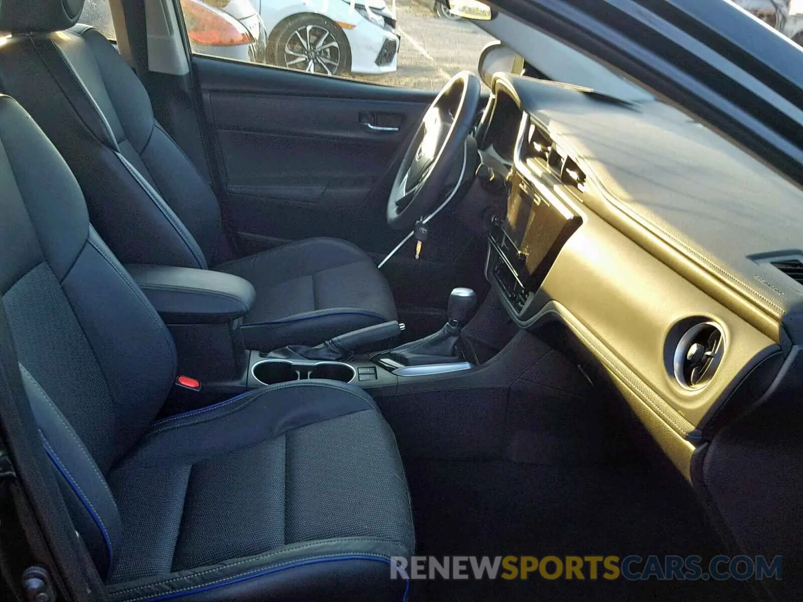 5 fotografías del automóvil dañado 5YFBURHE8KP948706 TOYOTA COROLLA 2019