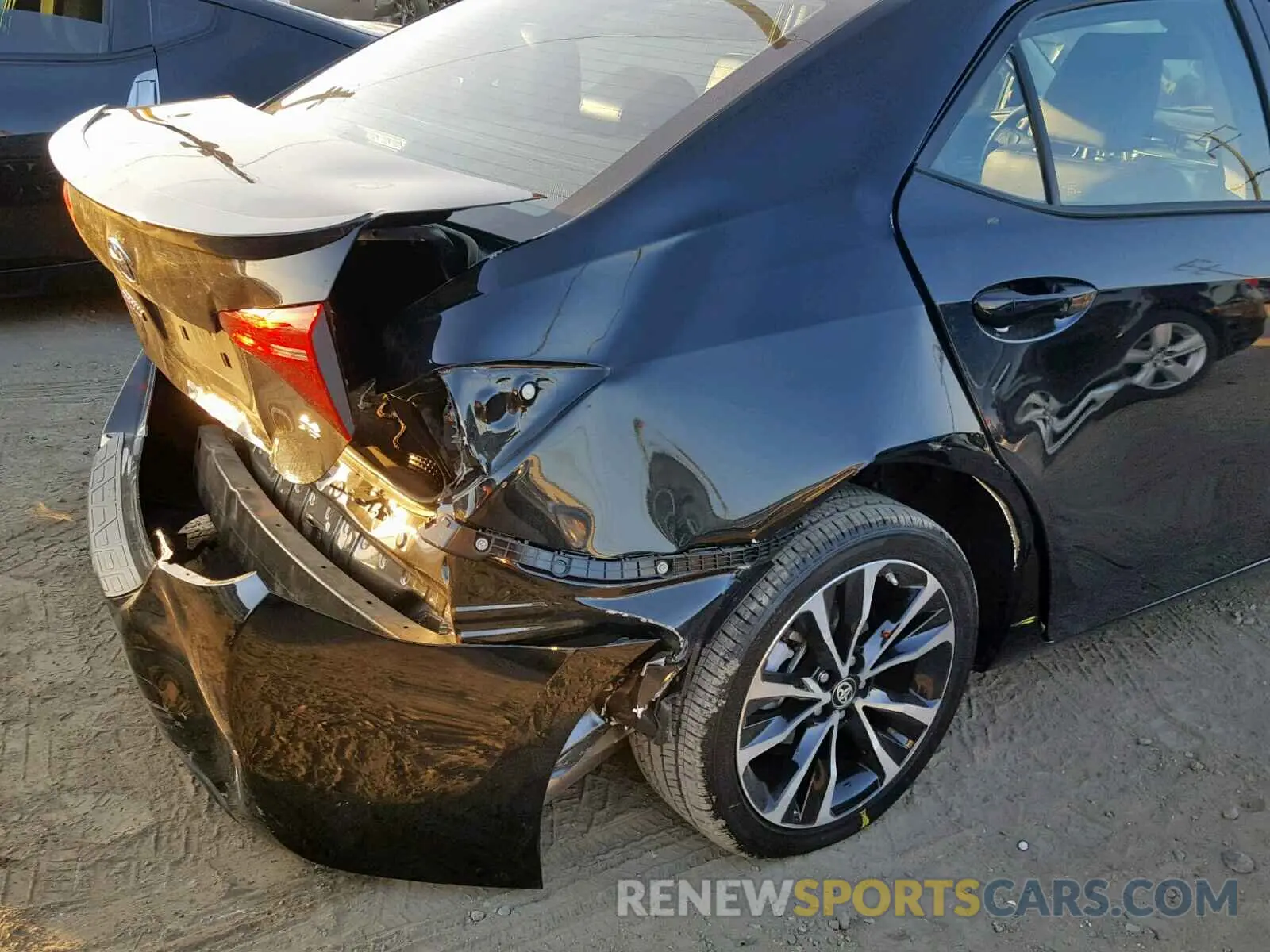 9 fotografías del automóvil dañado 5YFBURHE8KP948706 TOYOTA COROLLA 2019