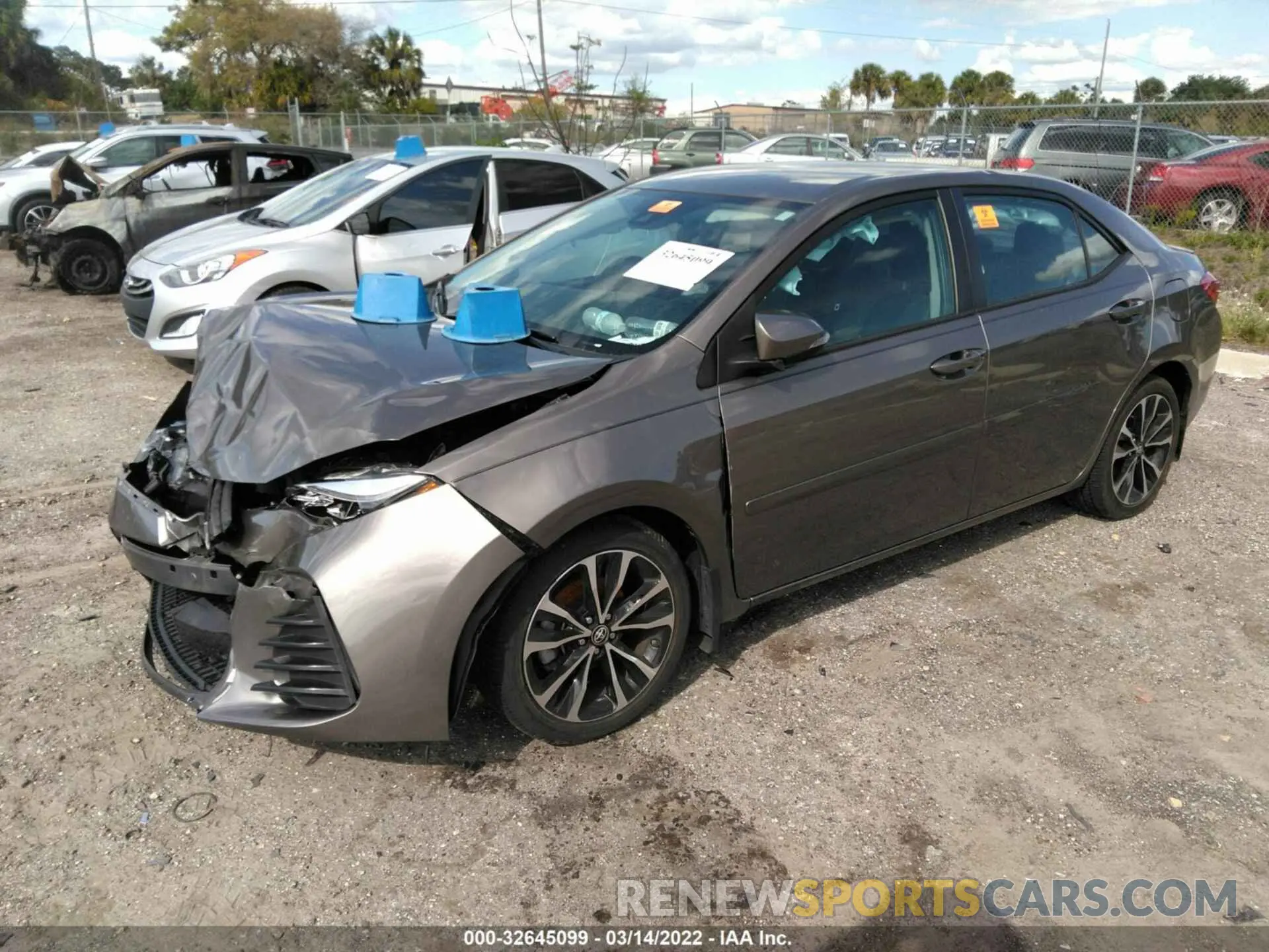 2 fotografías del automóvil dañado 5YFBURHE8KP948916 TOYOTA COROLLA 2019