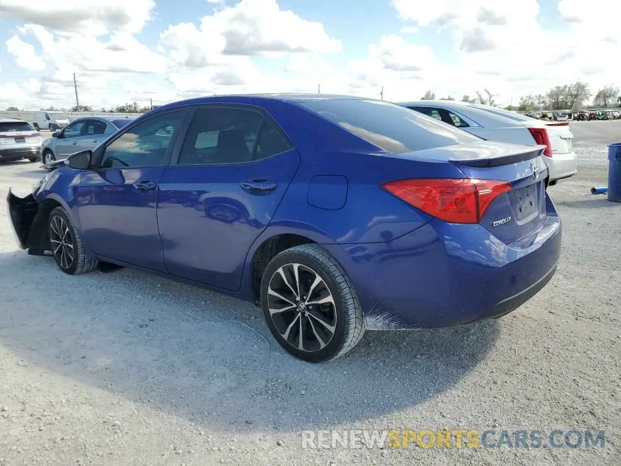 2 fotografías del automóvil dañado 5YFBURHE9KP860134 TOYOTA COROLLA 2019