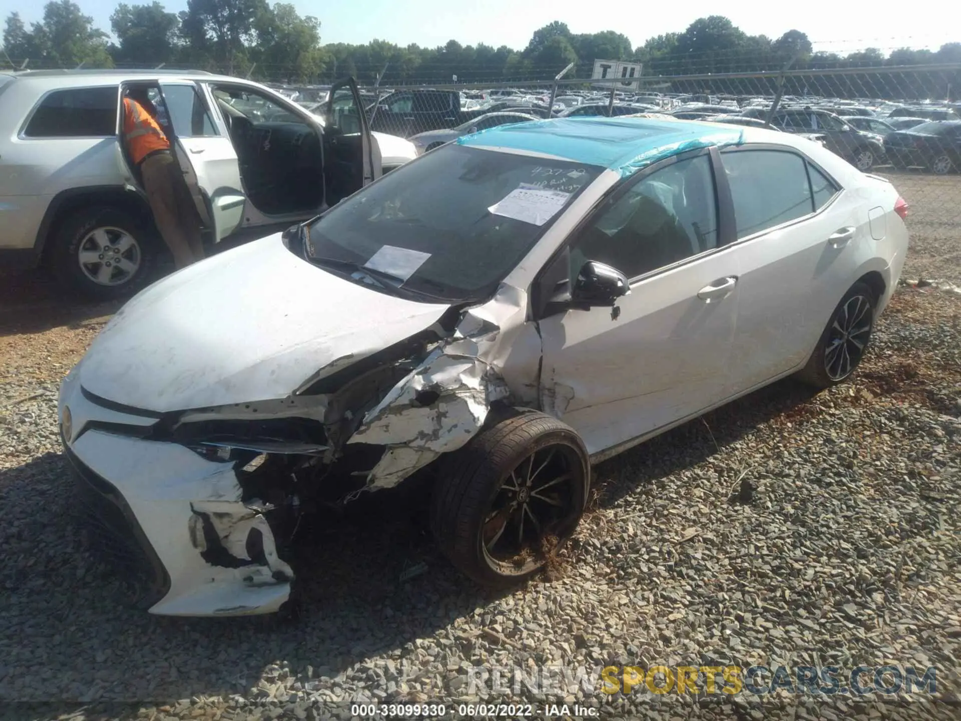 2 fotografías del automóvil dañado 5YFBURHE9KP868508 TOYOTA COROLLA 2019