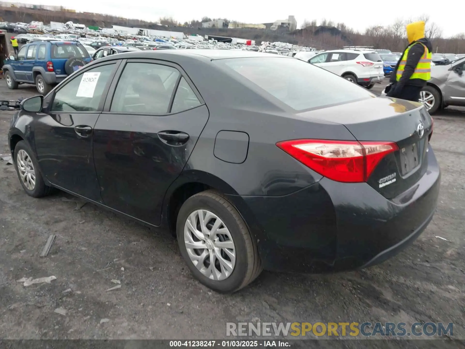 3 fotografías del automóvil dañado 5YFBURHE9KP870243 TOYOTA COROLLA 2019