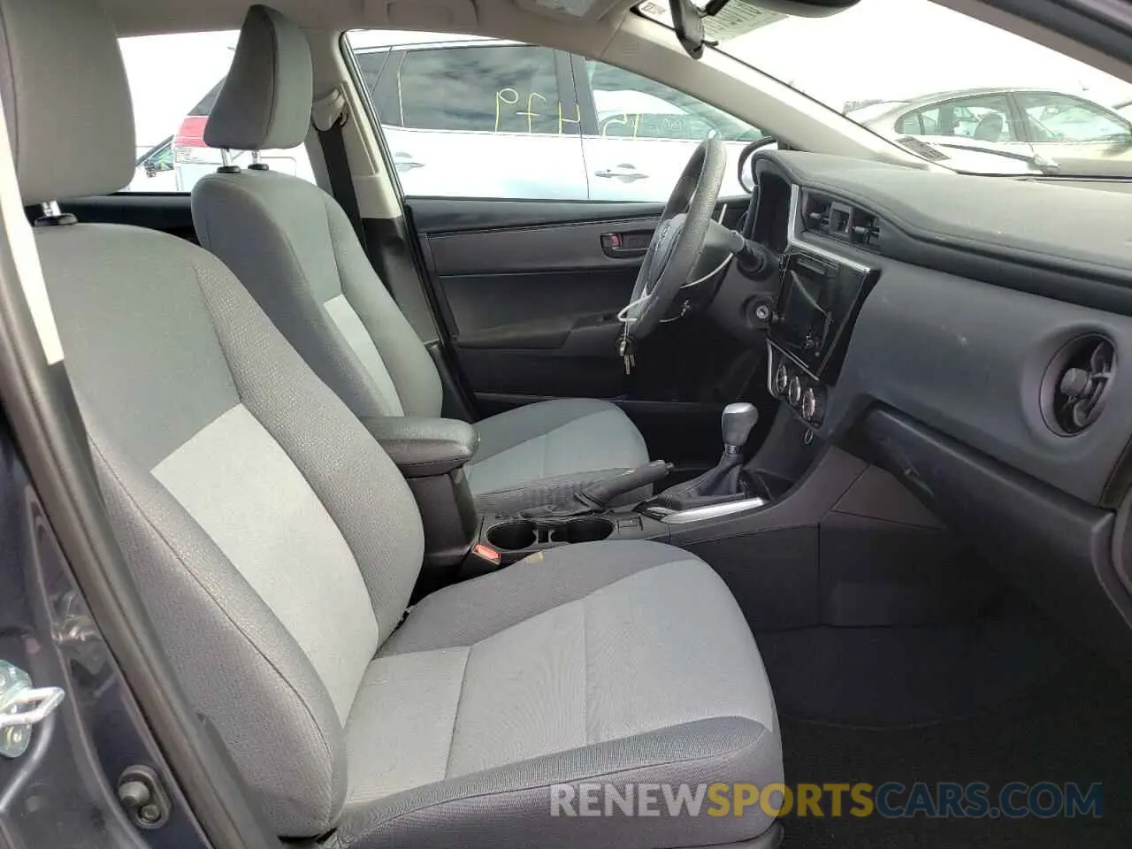 5 fotografías del automóvil dañado 5YFBURHE9KP877578 TOYOTA COROLLA 2019