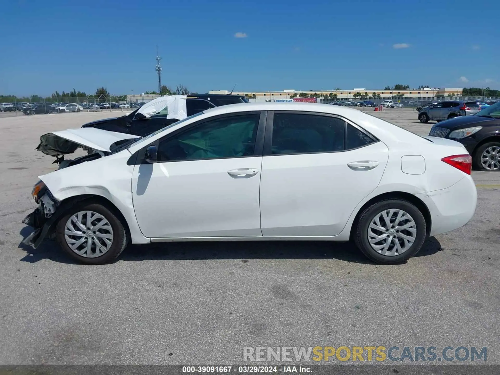 14 fotografías del automóvil dañado 5YFBURHE9KP878228 TOYOTA COROLLA 2019