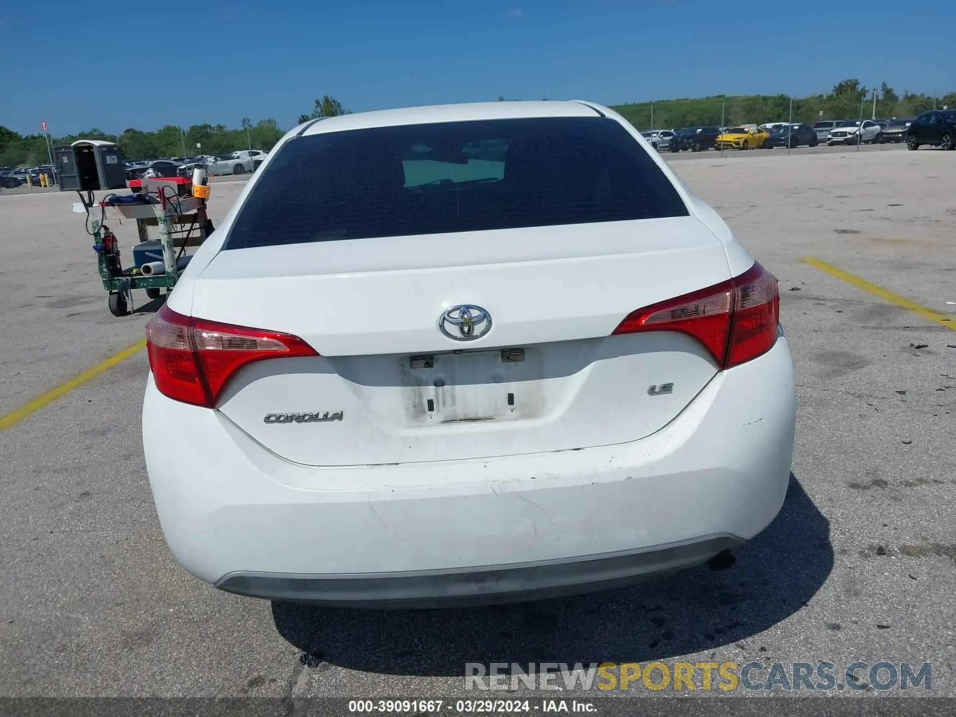 16 fotografías del automóvil dañado 5YFBURHE9KP878228 TOYOTA COROLLA 2019
