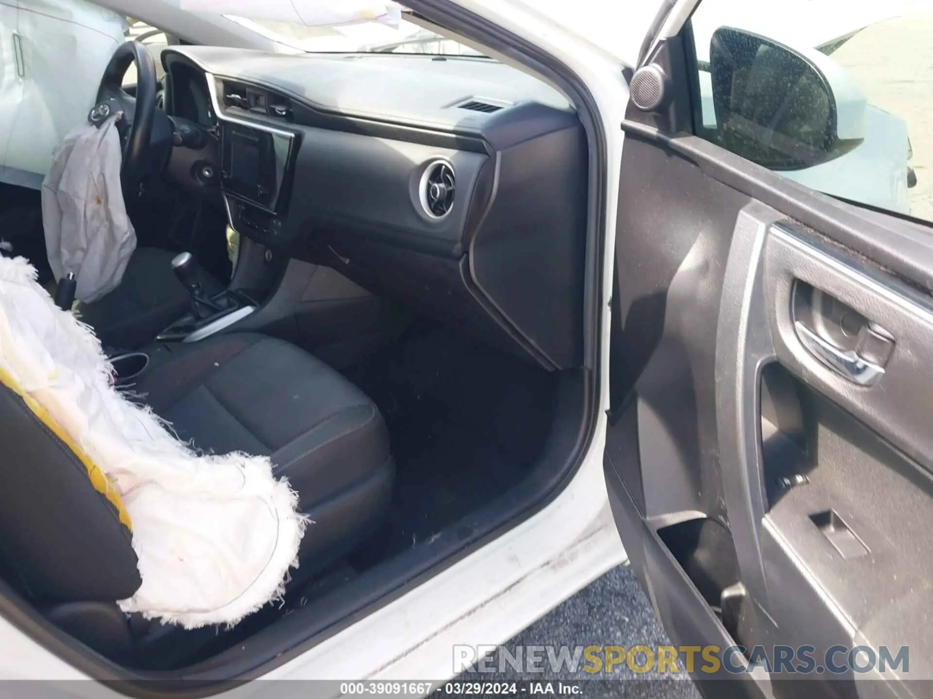 5 fotografías del automóvil dañado 5YFBURHE9KP878228 TOYOTA COROLLA 2019
