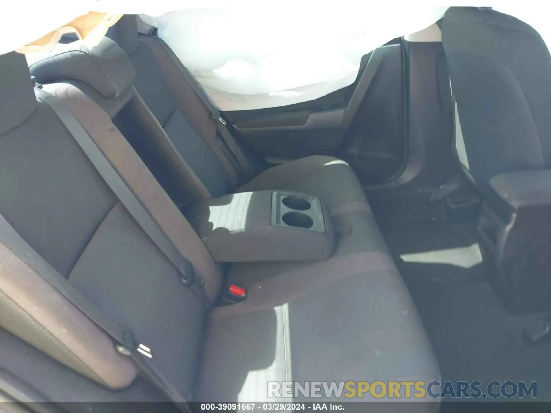 8 fotografías del automóvil dañado 5YFBURHE9KP878228 TOYOTA COROLLA 2019