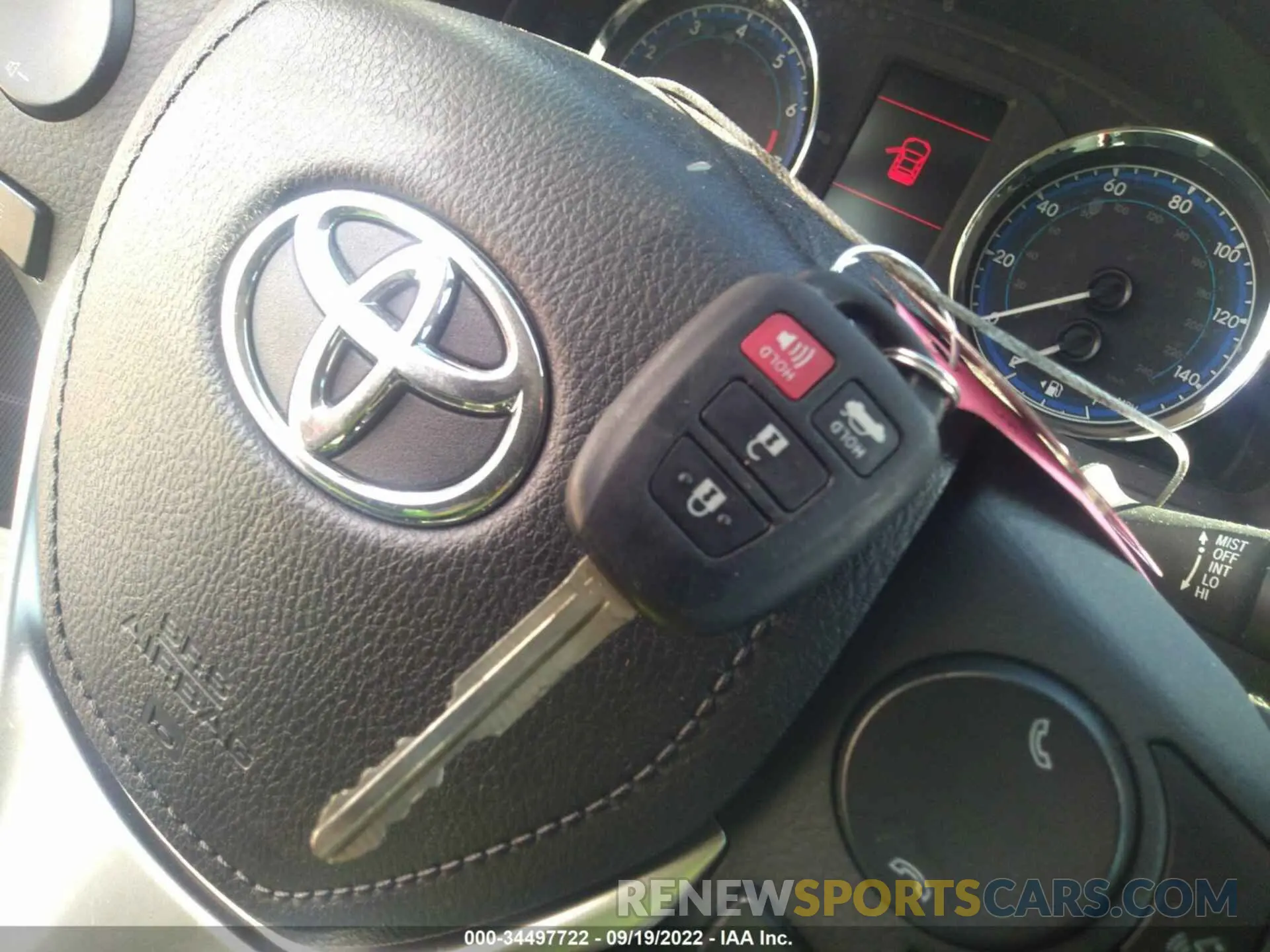 11 fotografías del automóvil dañado 5YFBURHE9KP879654 TOYOTA COROLLA 2019