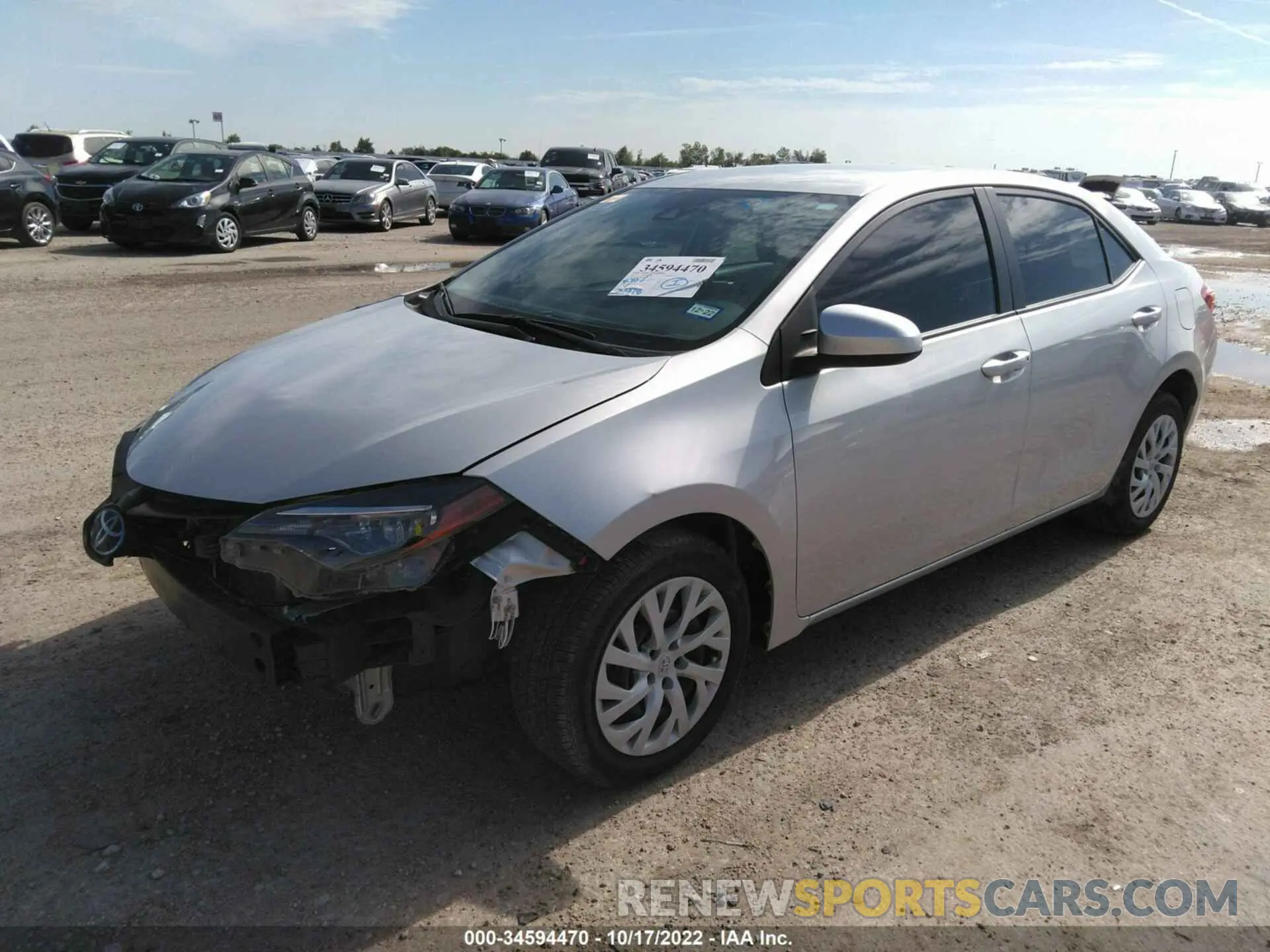 2 fotografías del automóvil dañado 5YFBURHE9KP881713 TOYOTA COROLLA 2019