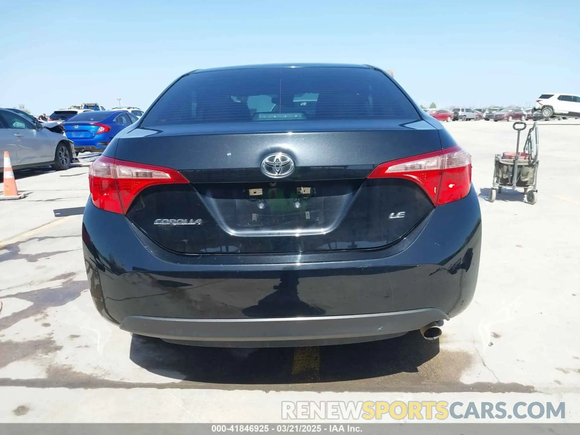 16 fotografías del automóvil dañado 5YFBURHE9KP882103 TOYOTA COROLLA 2019