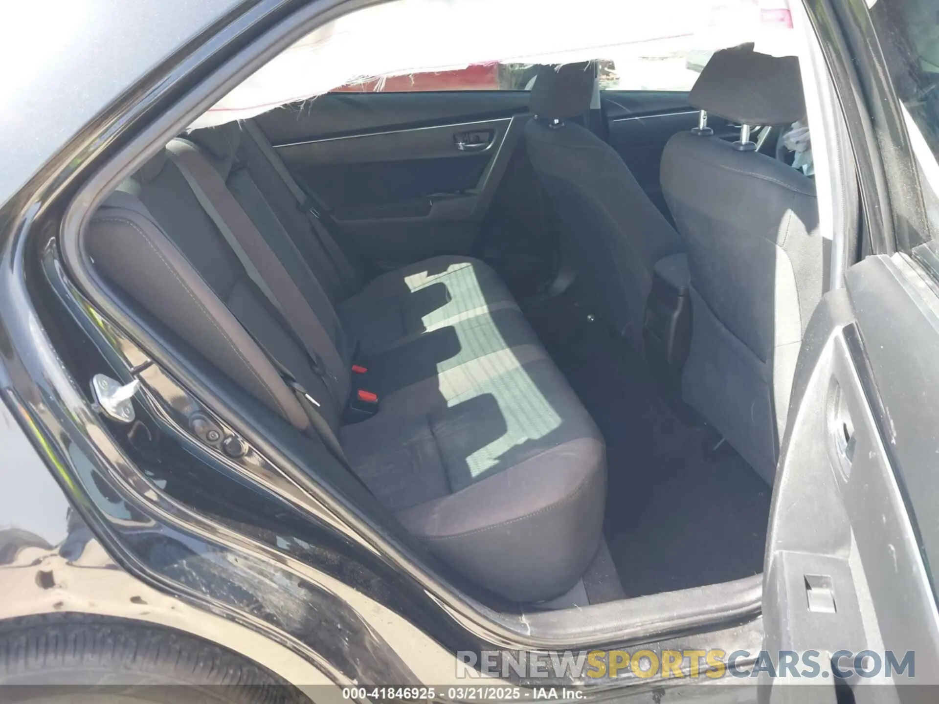 8 fotografías del automóvil dañado 5YFBURHE9KP882103 TOYOTA COROLLA 2019