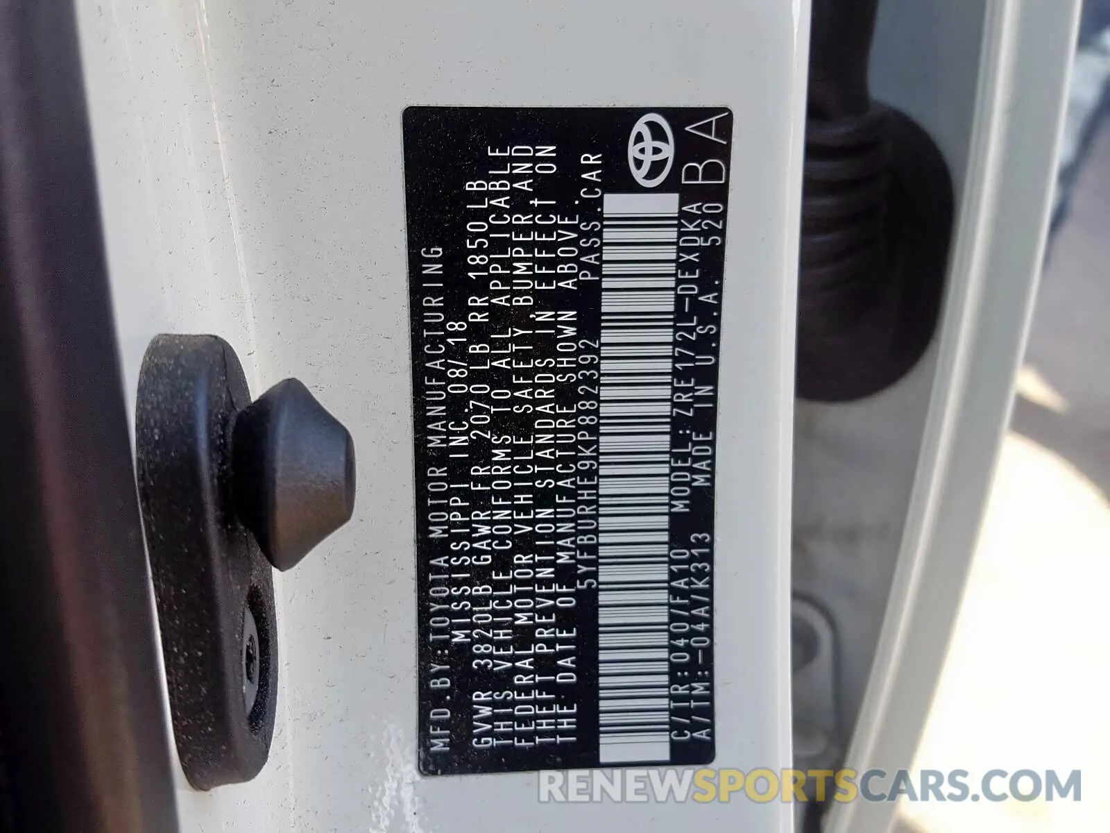 10 fotografías del automóvil dañado 5YFBURHE9KP882392 TOYOTA COROLLA 2019