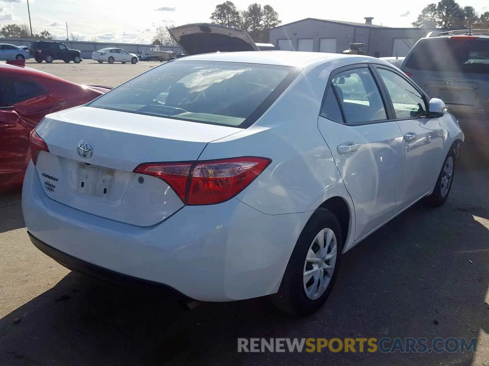 4 fotografías del automóvil dañado 5YFBURHE9KP882392 TOYOTA COROLLA 2019