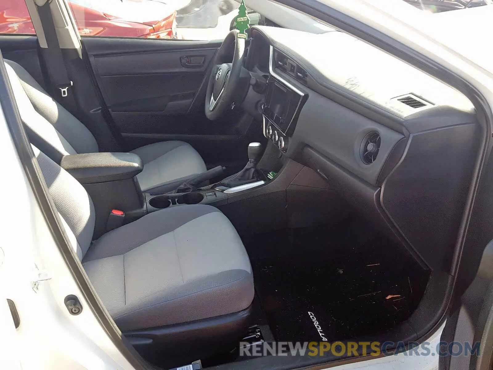 5 fotografías del automóvil dañado 5YFBURHE9KP882392 TOYOTA COROLLA 2019