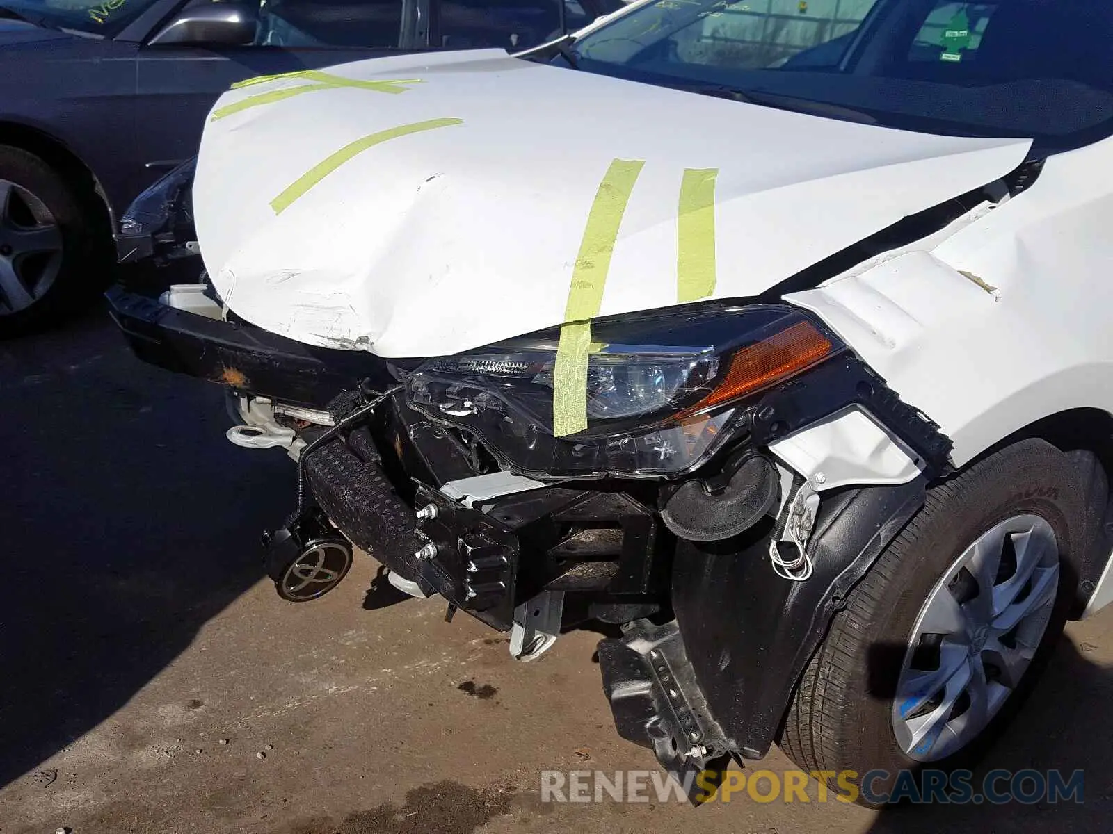 9 fotografías del automóvil dañado 5YFBURHE9KP882392 TOYOTA COROLLA 2019