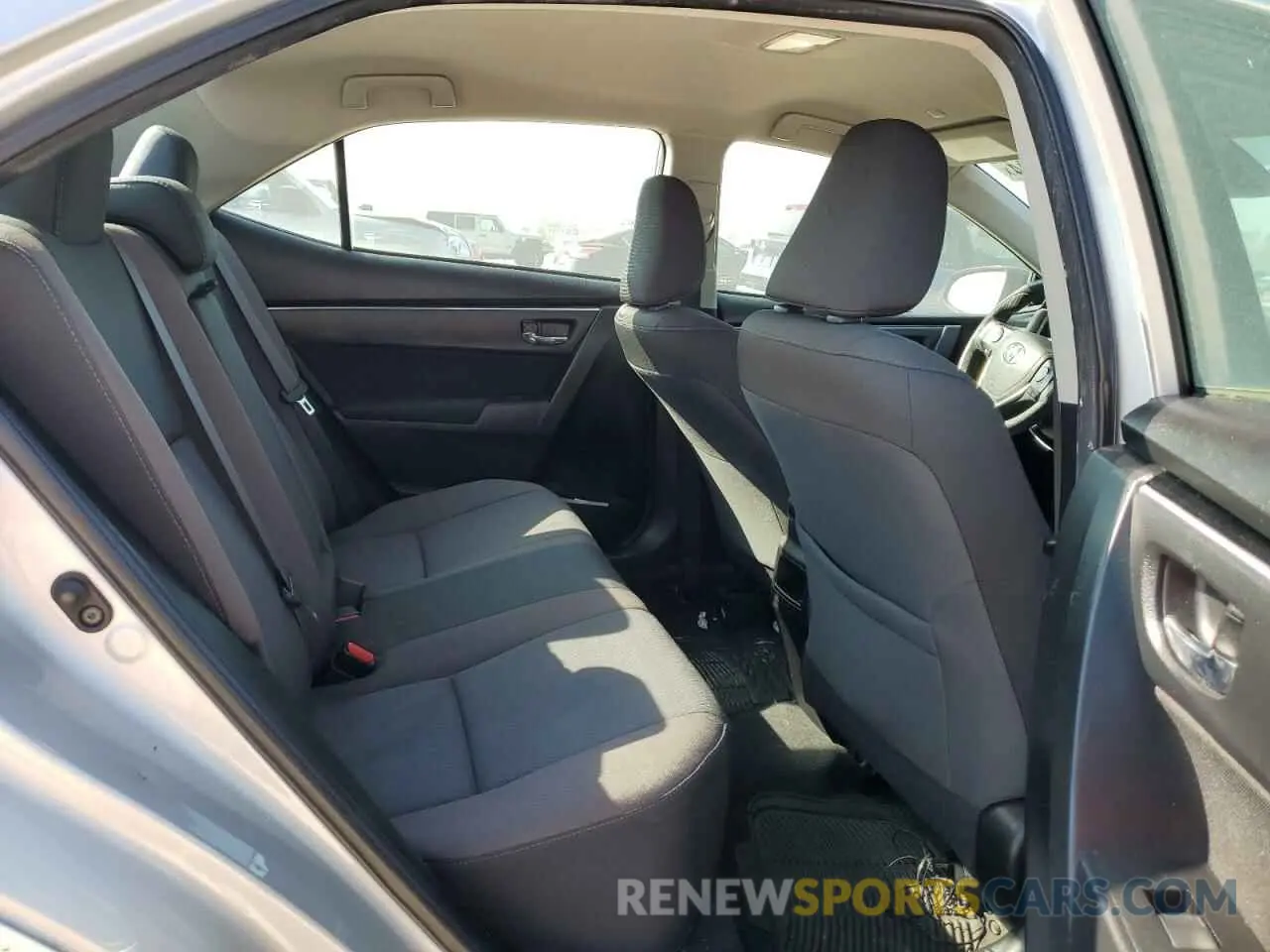 10 fotografías del automóvil dañado 5YFBURHE9KP884479 TOYOTA COROLLA 2019
