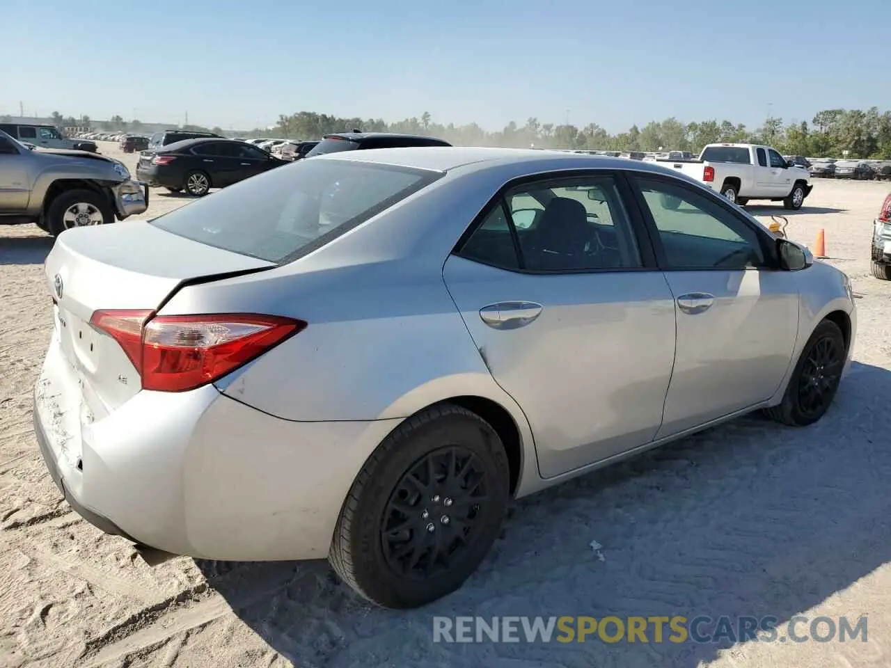 3 fotografías del automóvil dañado 5YFBURHE9KP884479 TOYOTA COROLLA 2019