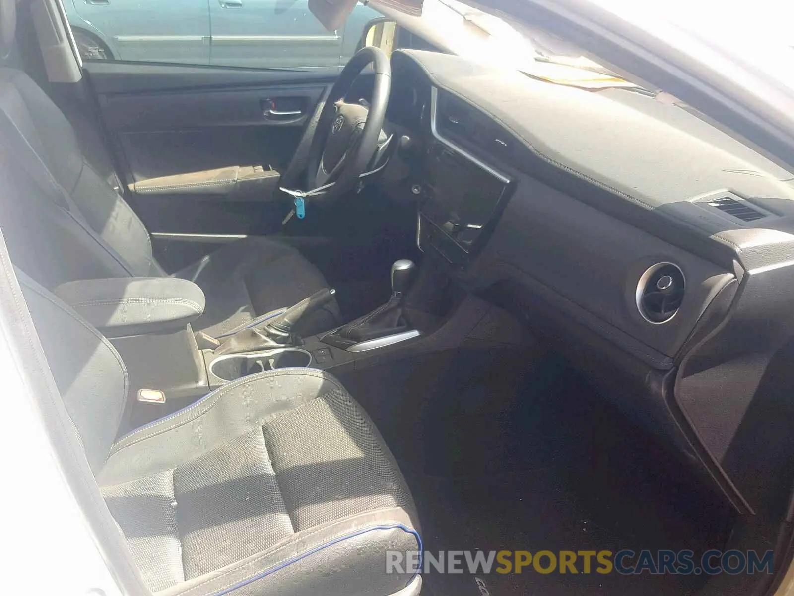 5 fotografías del automóvil dañado 5YFBURHE9KP884627 TOYOTA COROLLA 2019
