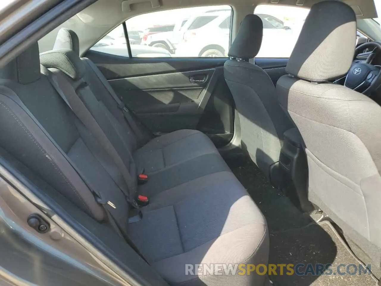 10 fotografías del automóvil dañado 5YFBURHE9KP886121 TOYOTA COROLLA 2019