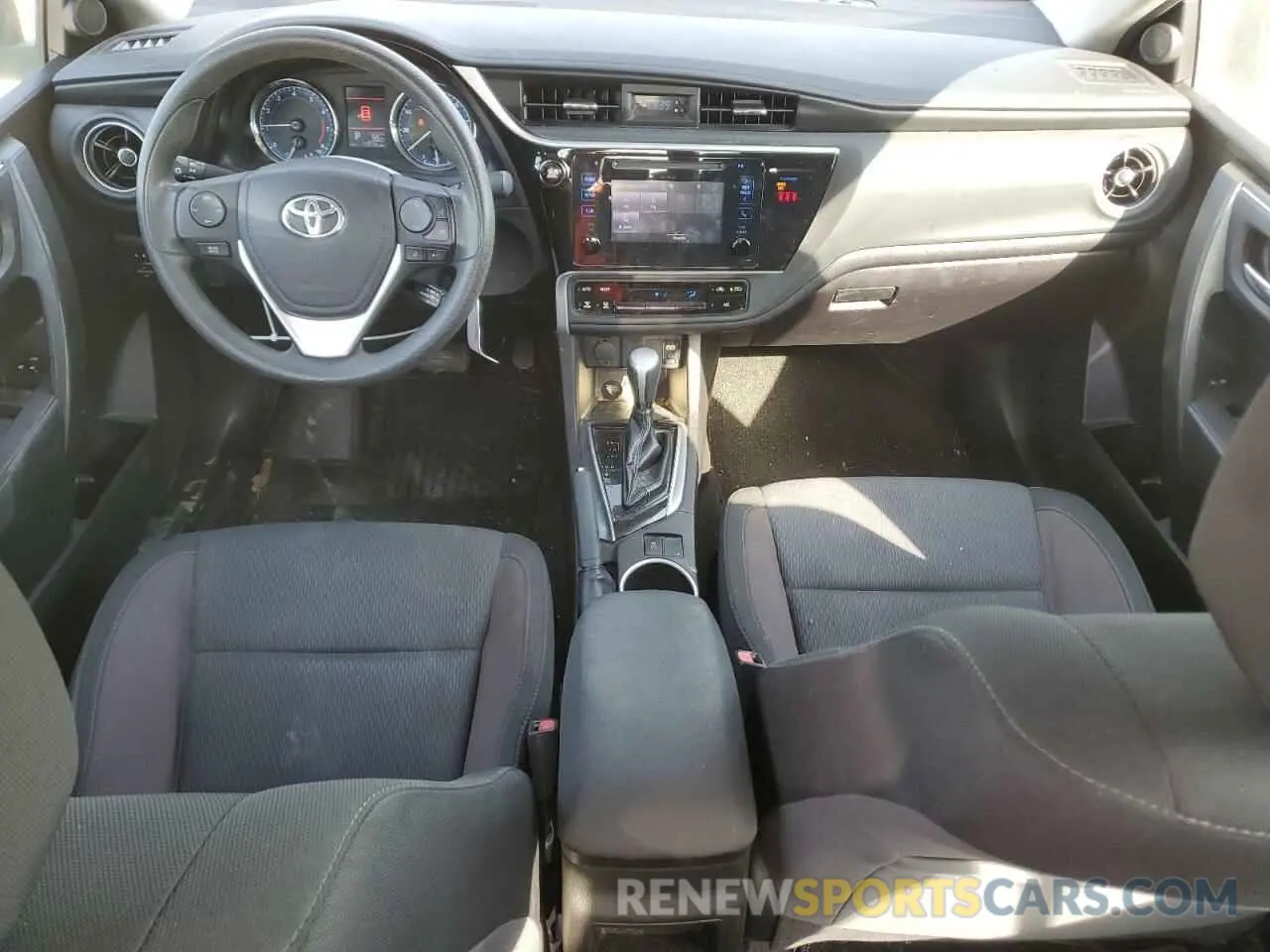 8 fotografías del automóvil dañado 5YFBURHE9KP886121 TOYOTA COROLLA 2019