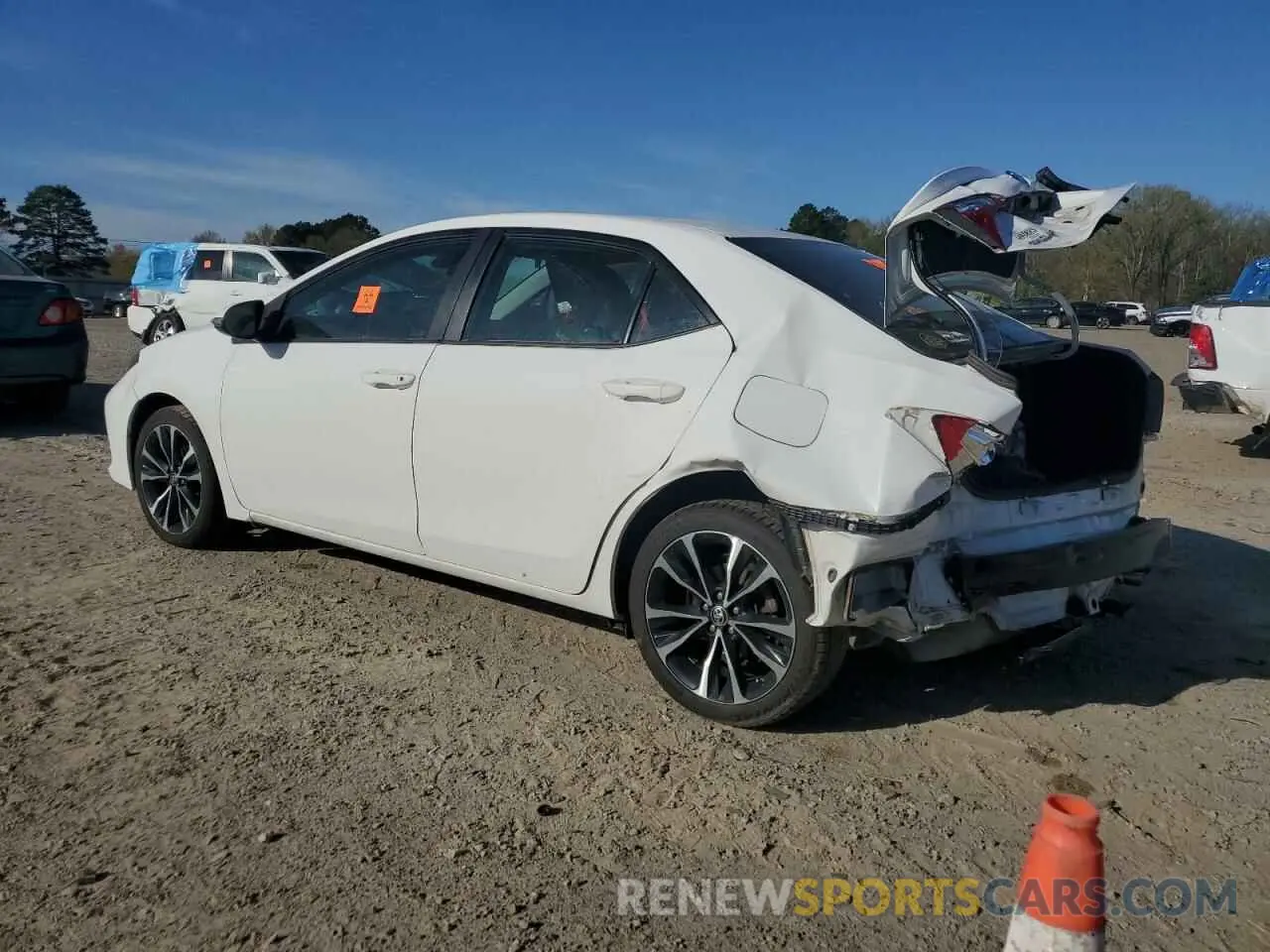 2 fotografías del automóvil dañado 5YFBURHE9KP891142 TOYOTA COROLLA 2019