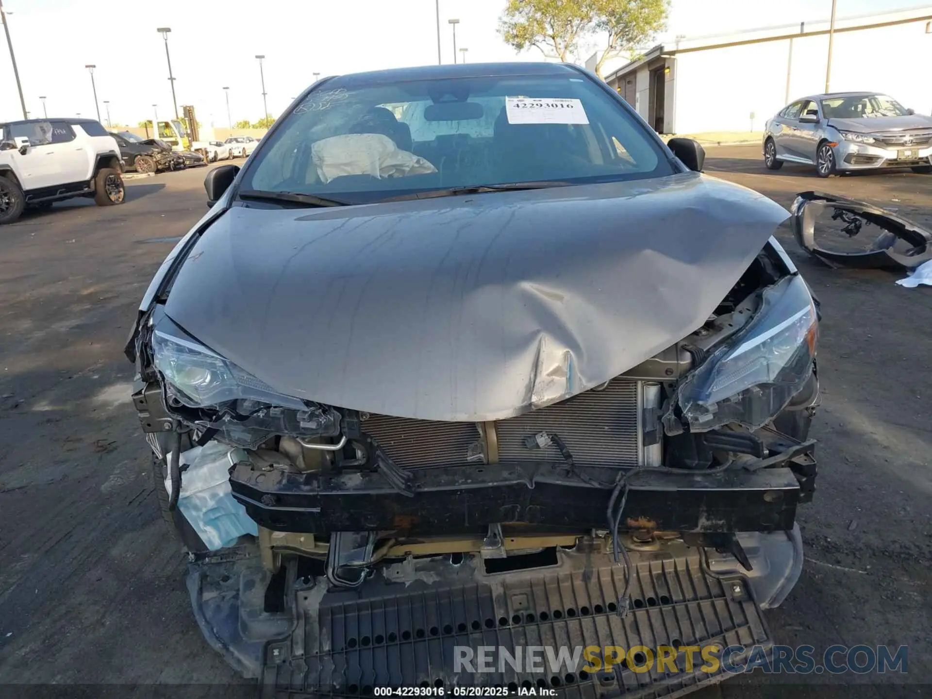 13 fotografías del automóvil dañado 5YFBURHE9KP891285 TOYOTA COROLLA 2019