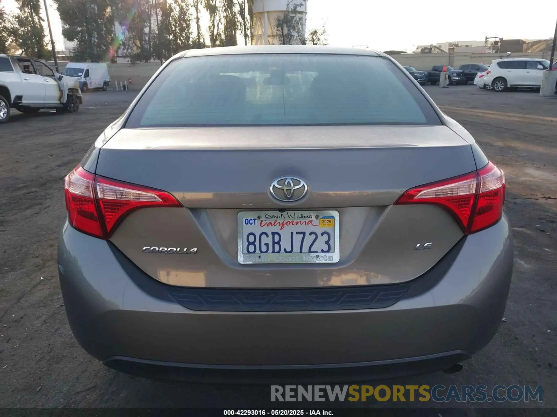 17 fotografías del automóvil dañado 5YFBURHE9KP891285 TOYOTA COROLLA 2019