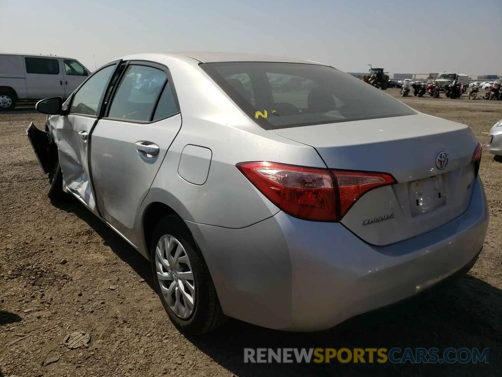 3 fotografías del automóvil dañado 5YFBURHE9KP893506 TOYOTA COROLLA 2019