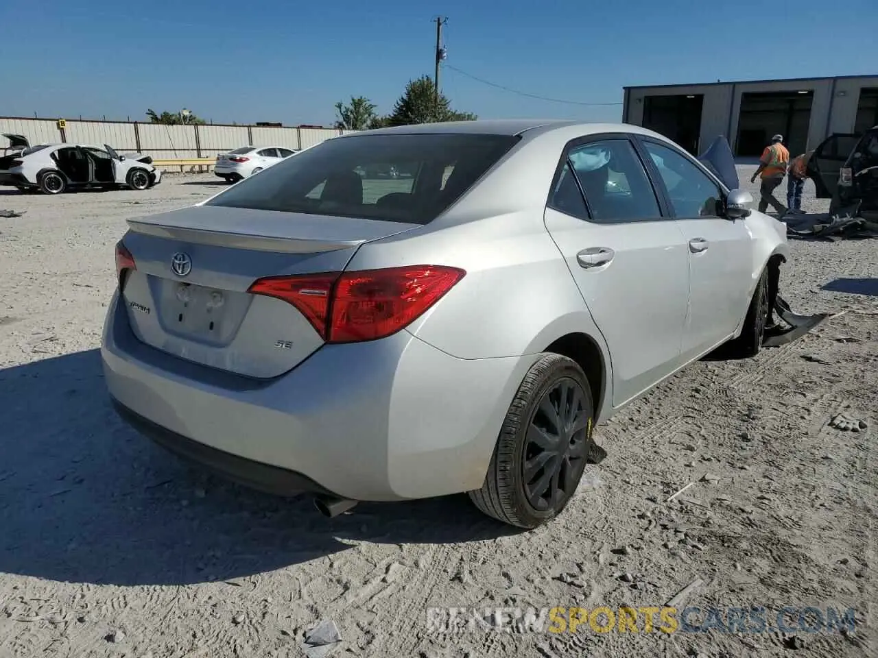 4 fotografías del automóvil dañado 5YFBURHE9KP899922 TOYOTA COROLLA 2019