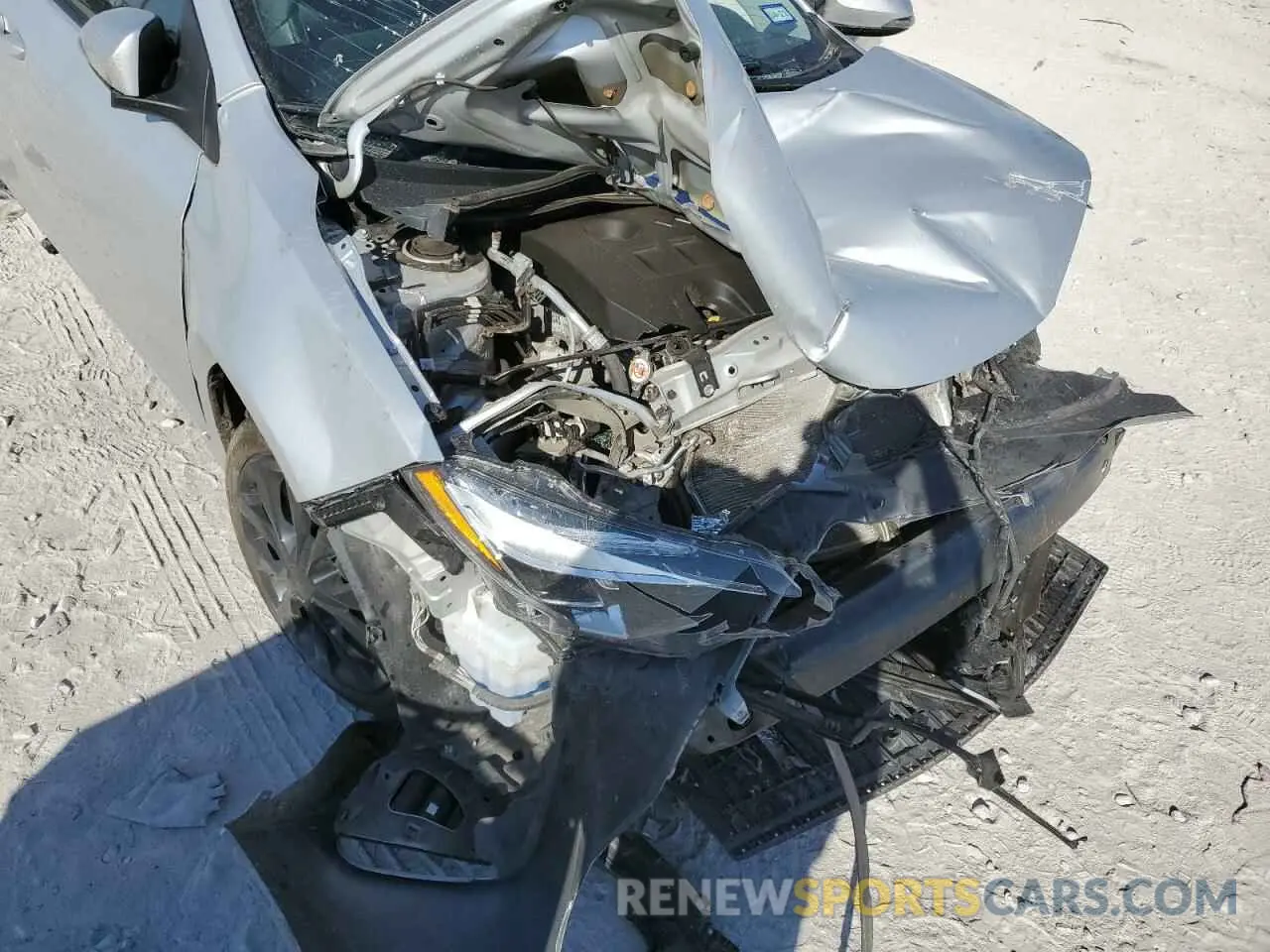 9 fotografías del automóvil dañado 5YFBURHE9KP899922 TOYOTA COROLLA 2019