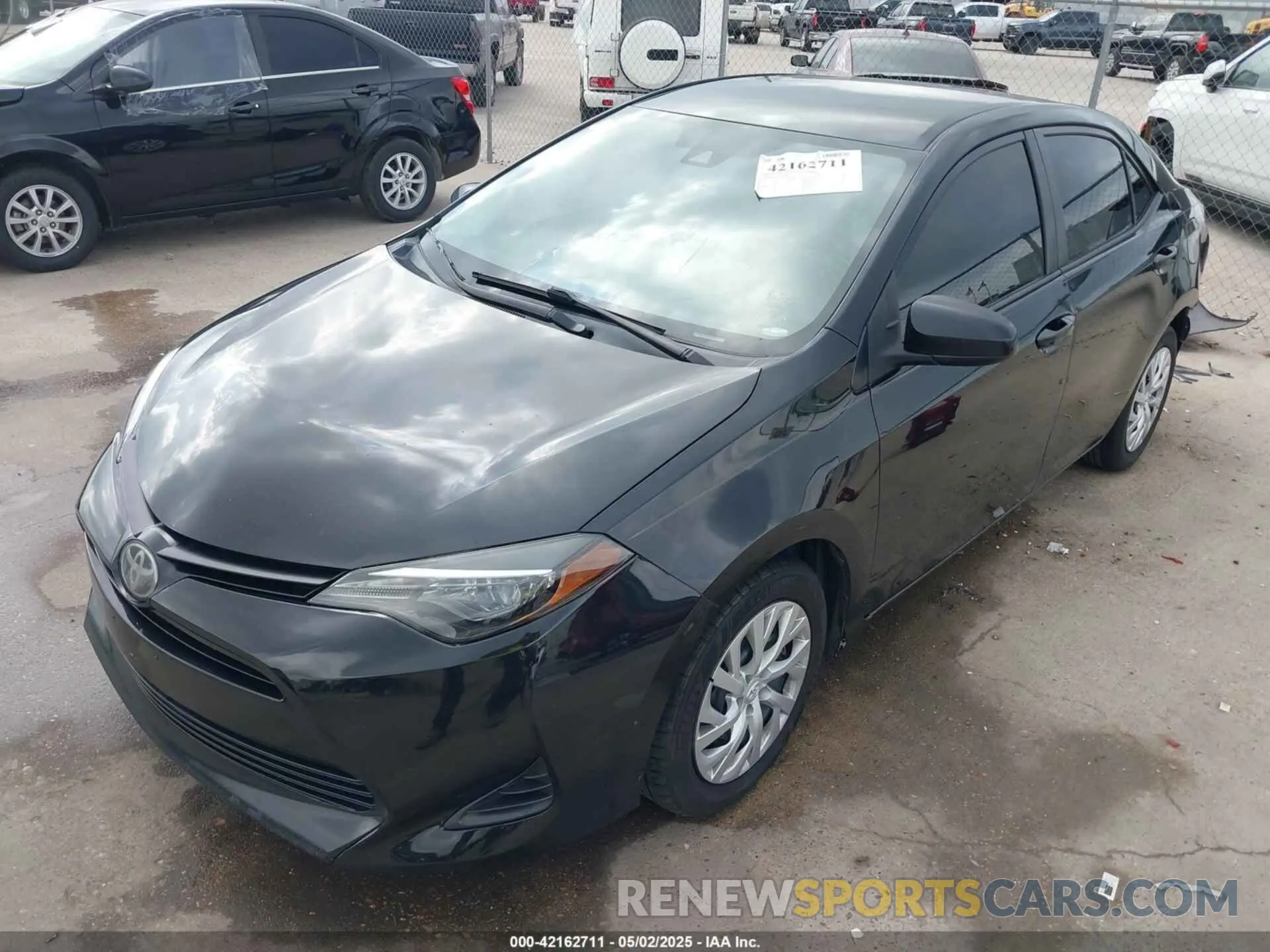 2 fotografías del automóvil dañado 5YFBURHE9KP901622 TOYOTA COROLLA 2019
