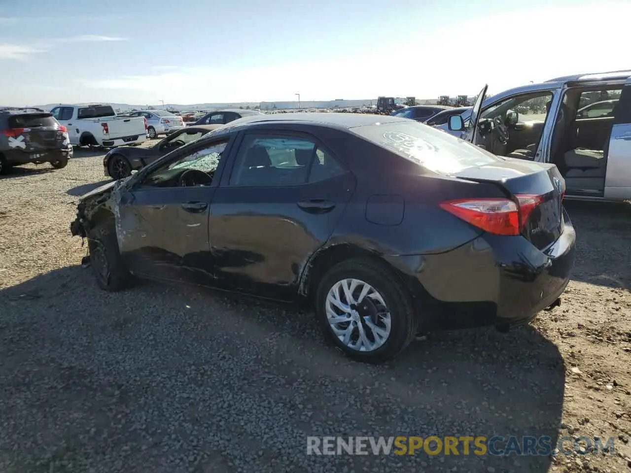 2 fotografías del automóvil dañado 5YFBURHE9KP904634 TOYOTA COROLLA 2019