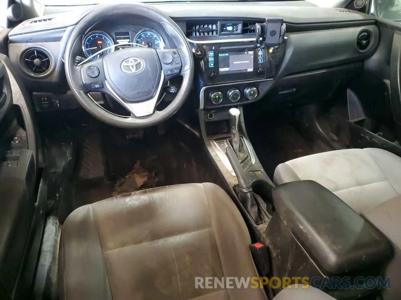 8 fotografías del automóvil dañado 5YFBURHE9KP905329 TOYOTA COROLLA 2019