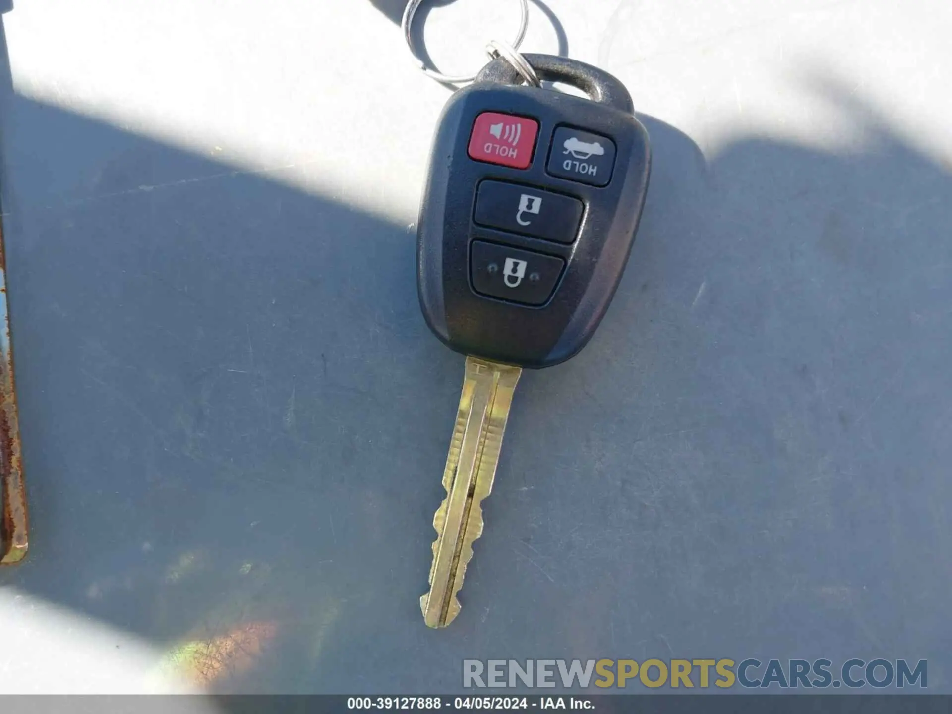 11 fotografías del automóvil dañado 5YFBURHE9KP907680 TOYOTA COROLLA 2019