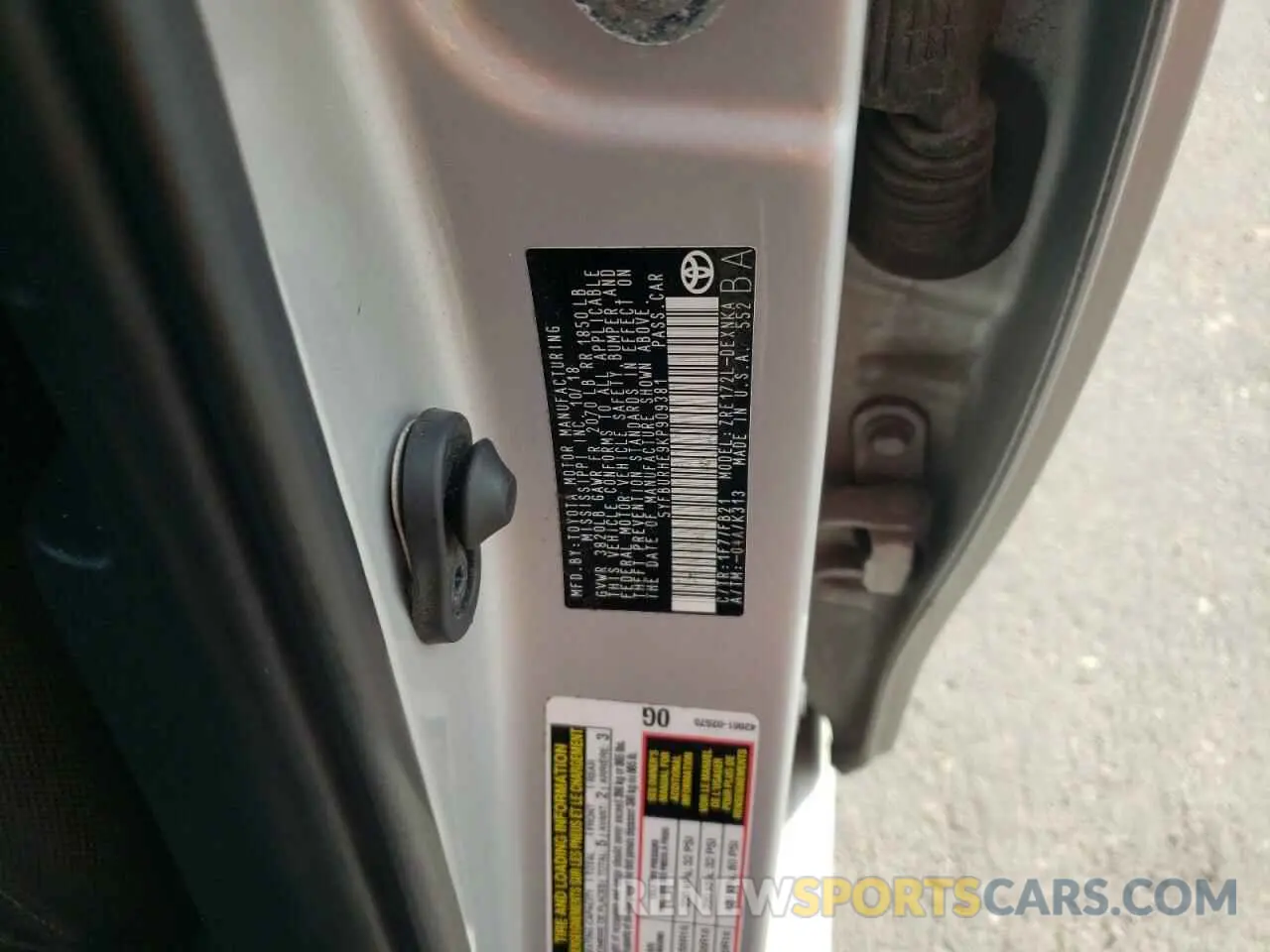 13 fotografías del automóvil dañado 5YFBURHE9KP909381 TOYOTA COROLLA 2019