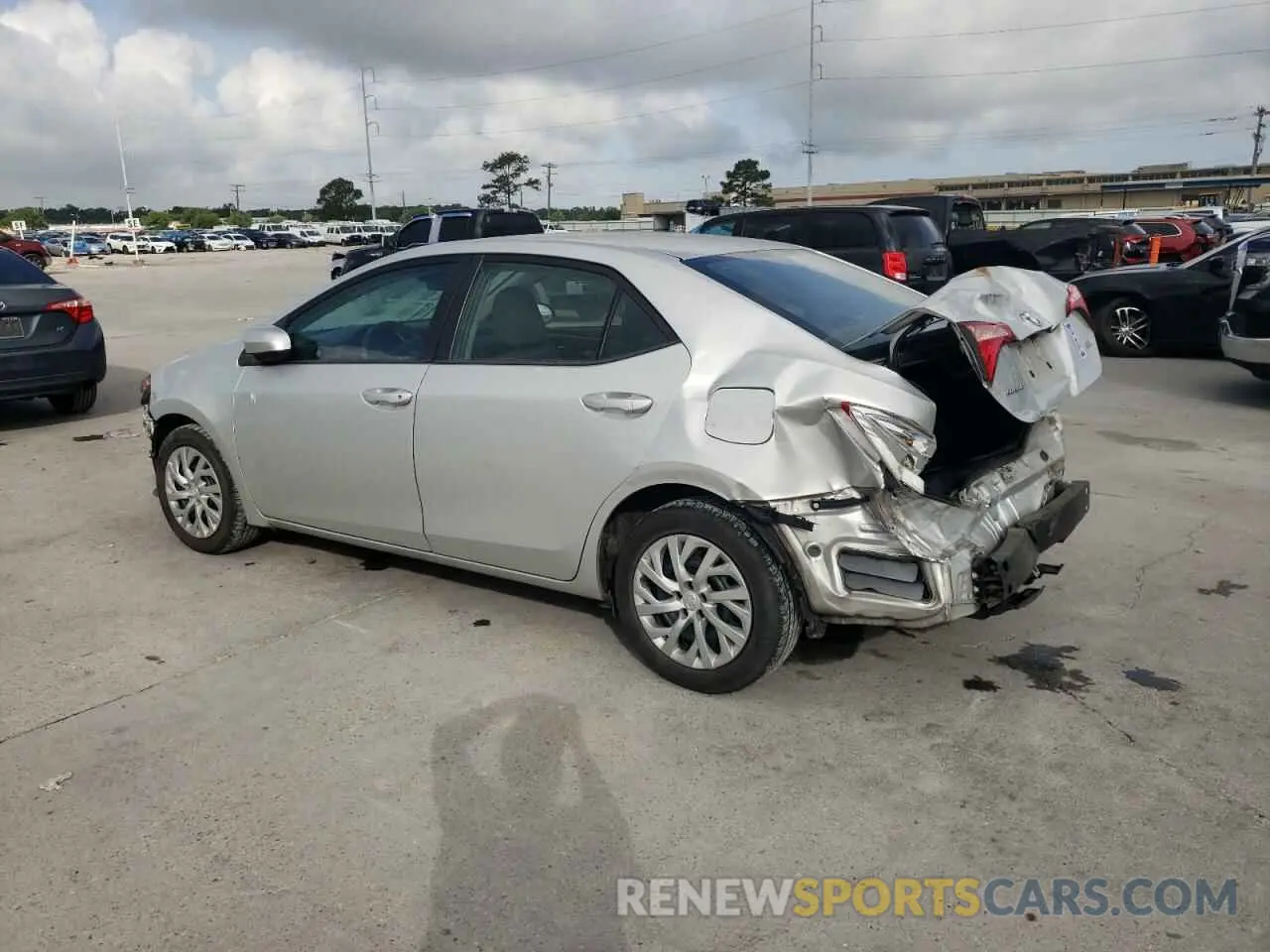 2 fotografías del automóvil dañado 5YFBURHE9KP909381 TOYOTA COROLLA 2019